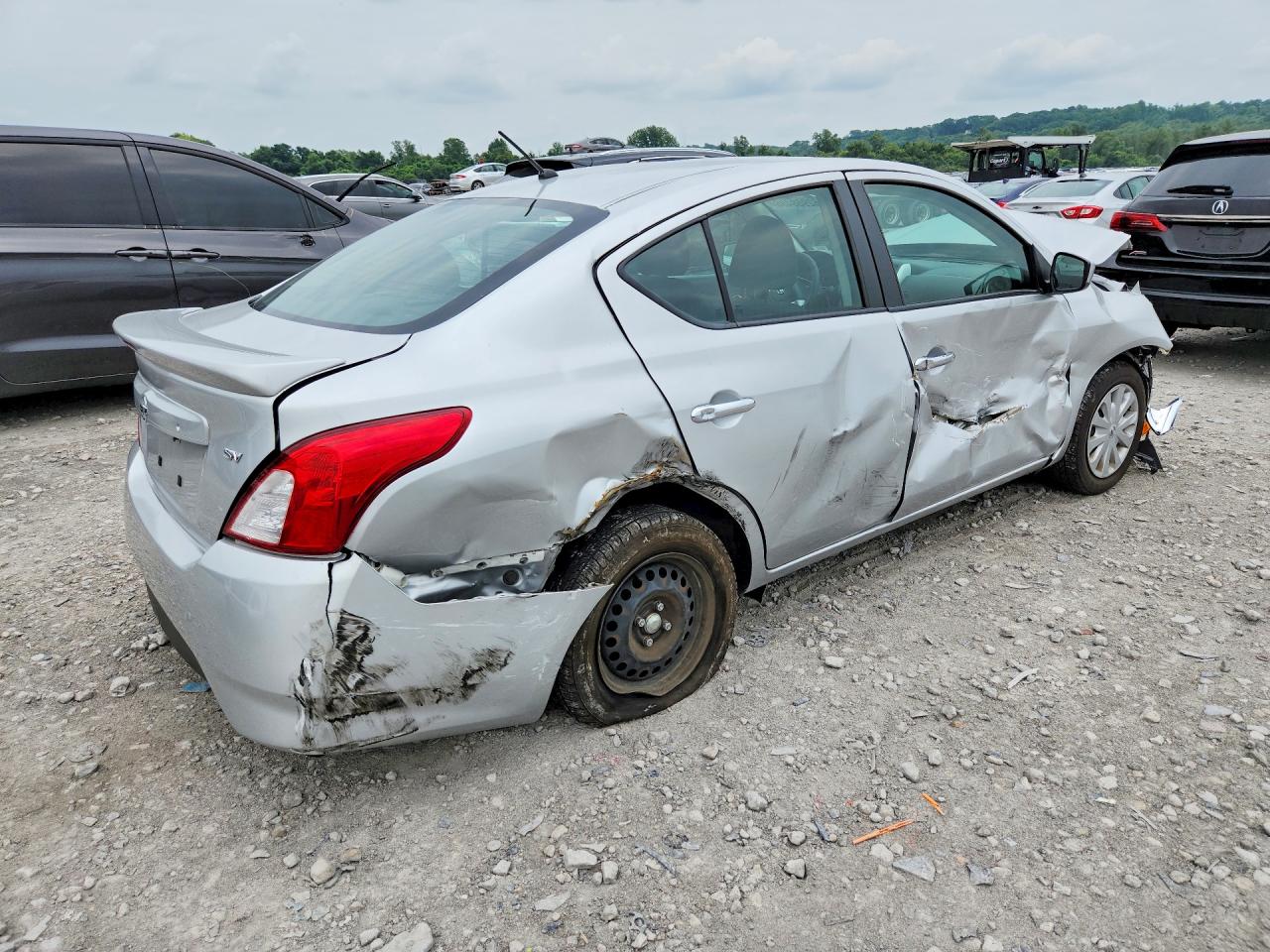 2018 Nissan Versa Sv Silver vin: 3N1CN7AP8JK408844