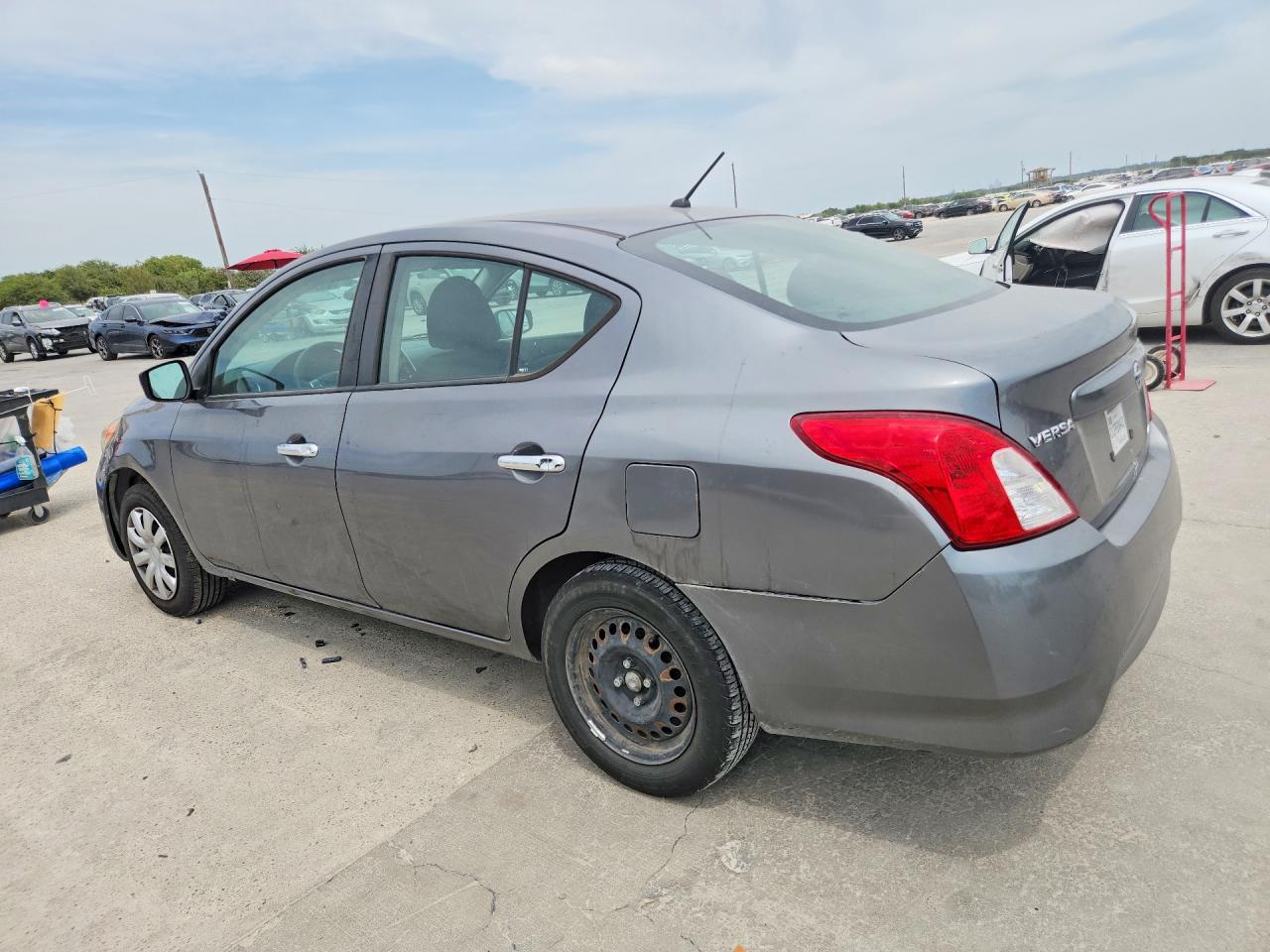 2018 Nissan Versa Sv Gray vin: 3N1CN7AP8JL862456