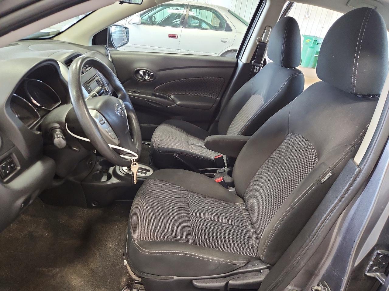 2018 Nissan Versa Sv Gray vin: 3N1CN7AP8JL867284
