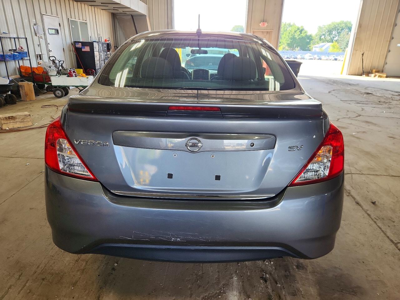 2018 Nissan Versa Sv Gray vin: 3N1CN7AP8JL867284