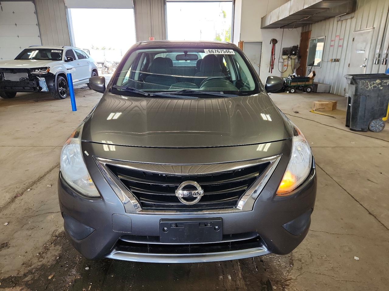 2018 Nissan Versa Sv Gray vin: 3N1CN7AP8JL867284