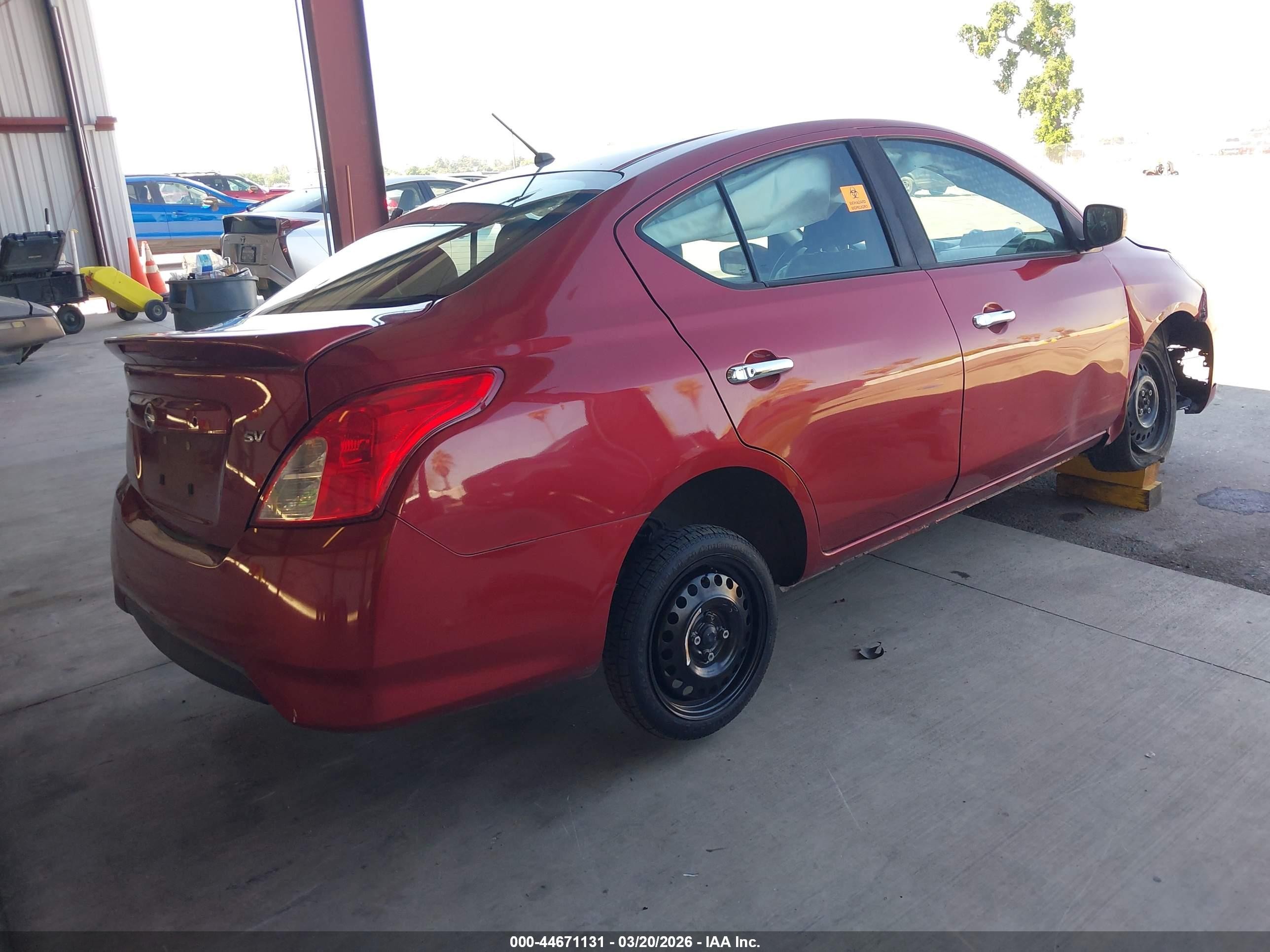2019 Nissan Versa 1.6 Sv Красный vin: 3N1CN7AP8KL873040