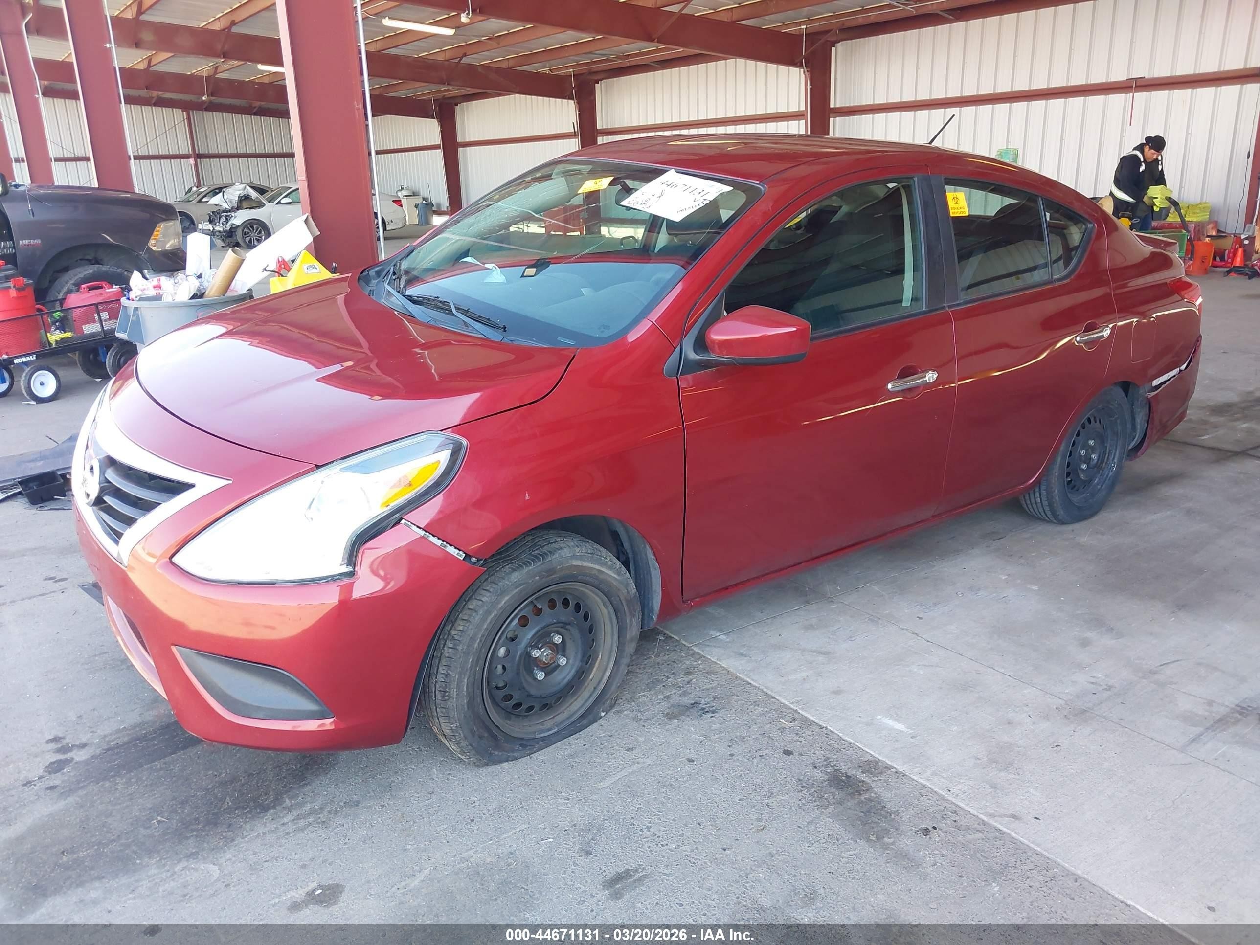 2019 Nissan Versa 1.6 Sv Красный vin: 3N1CN7AP8KL873040