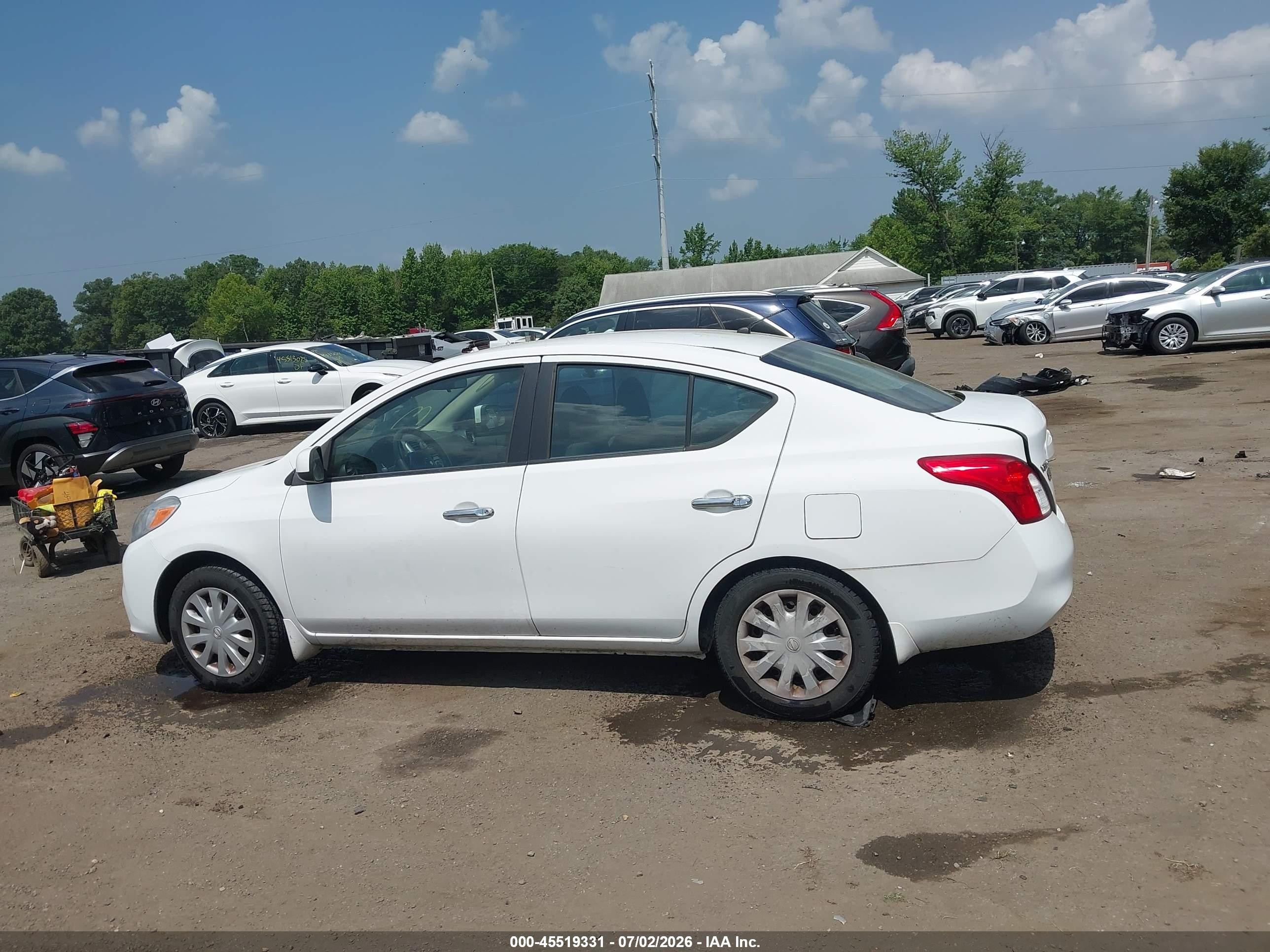 2012 Nissan Versa 1.6 Sv White vin: 3N1CN7AP9CL841909