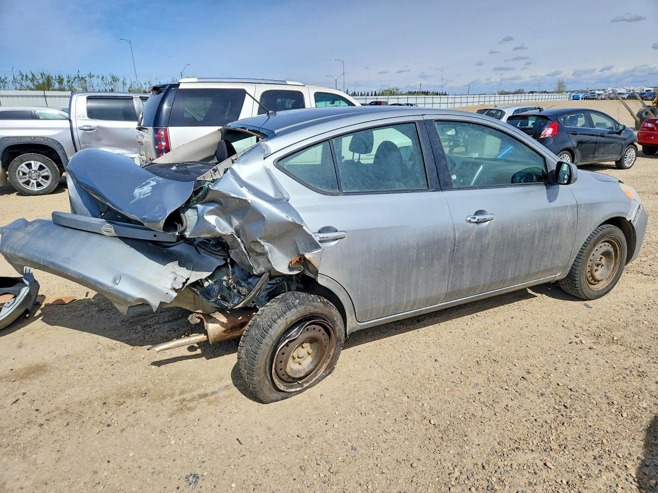 2012 Nissan Versa 1.6 S Серебряный vin: 3N1CN7AP9CL844115