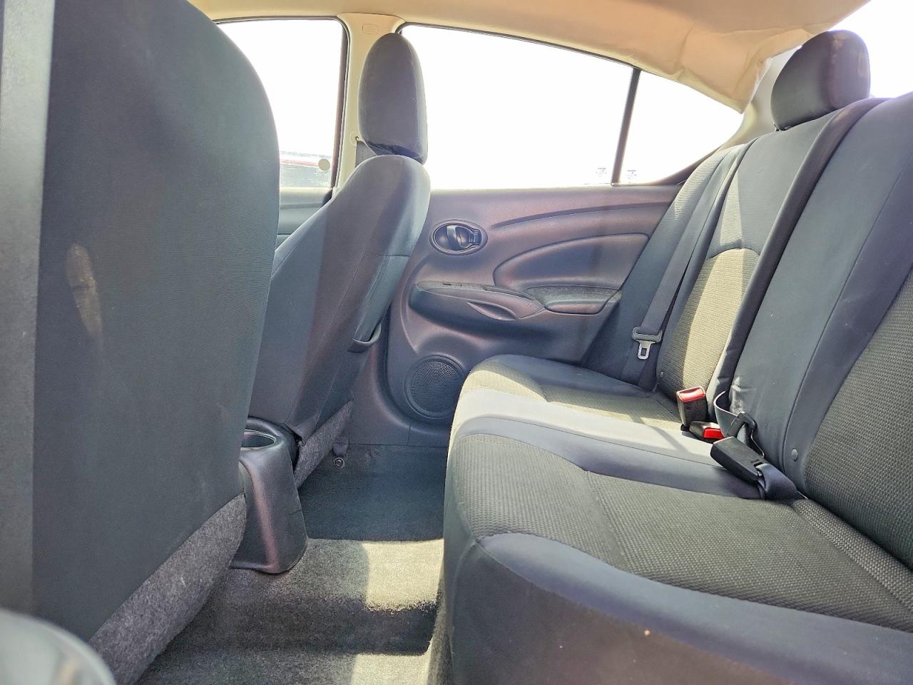 2012 Nissan Versa 1.6 S Серебряный vin: 3N1CN7AP9CL844115