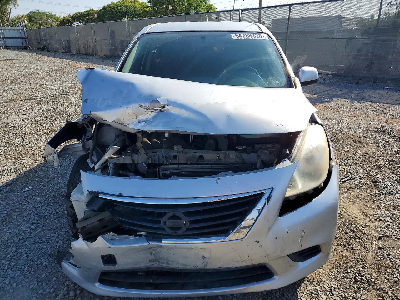 2012 Nissan Versa 1.6 S Silver vin: 3N1CN7AP9CL899714