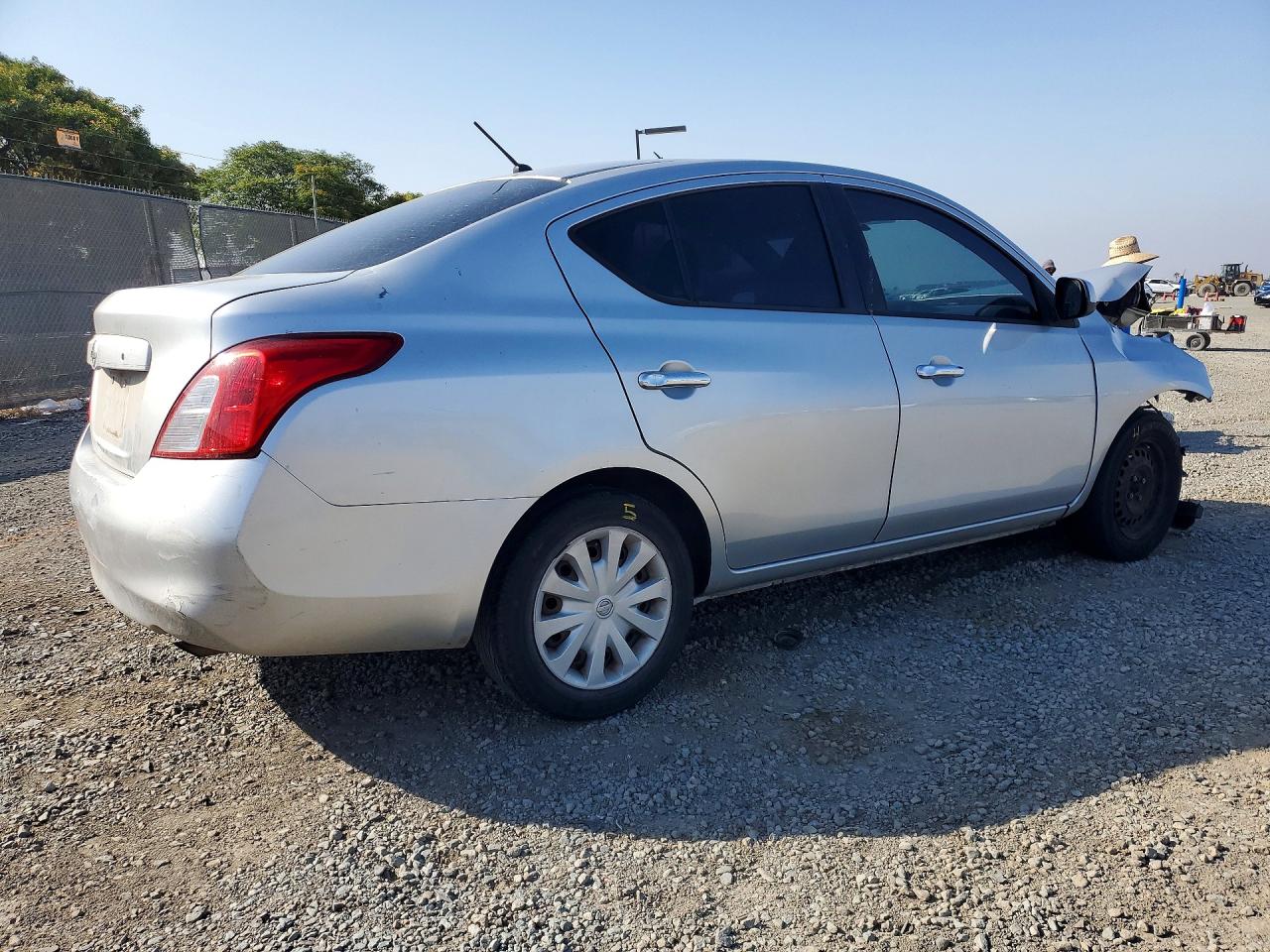 2012 Nissan Versa 1.6 S Silver vin: 3N1CN7AP9CL899714