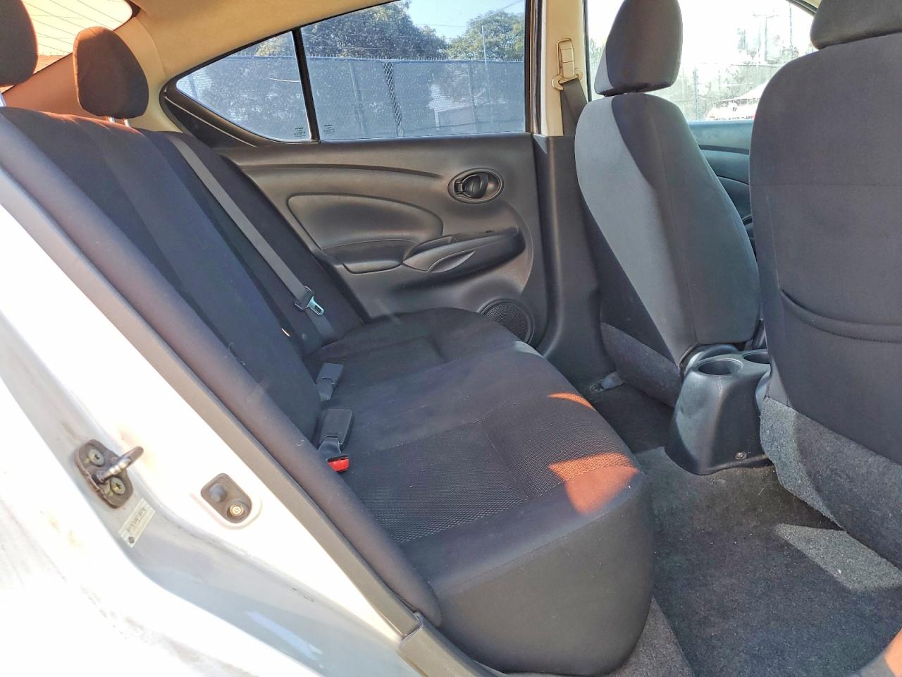 2012 Nissan Versa 1.6 S Silver vin: 3N1CN7AP9CL899714