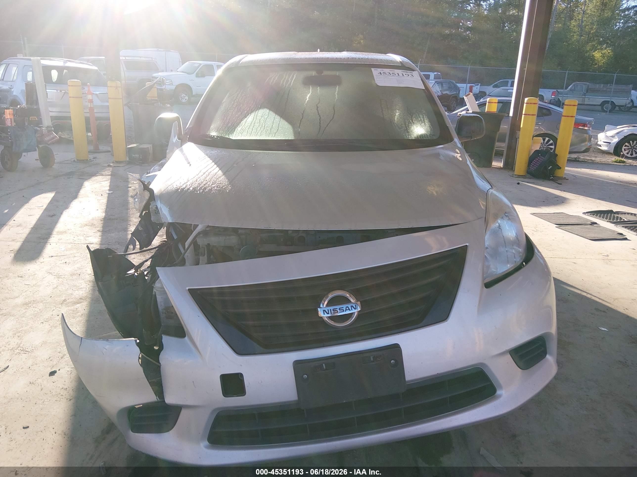 2013 Nissan Versa 1.6 S Silver vin: 3N1CN7AP9DL822360