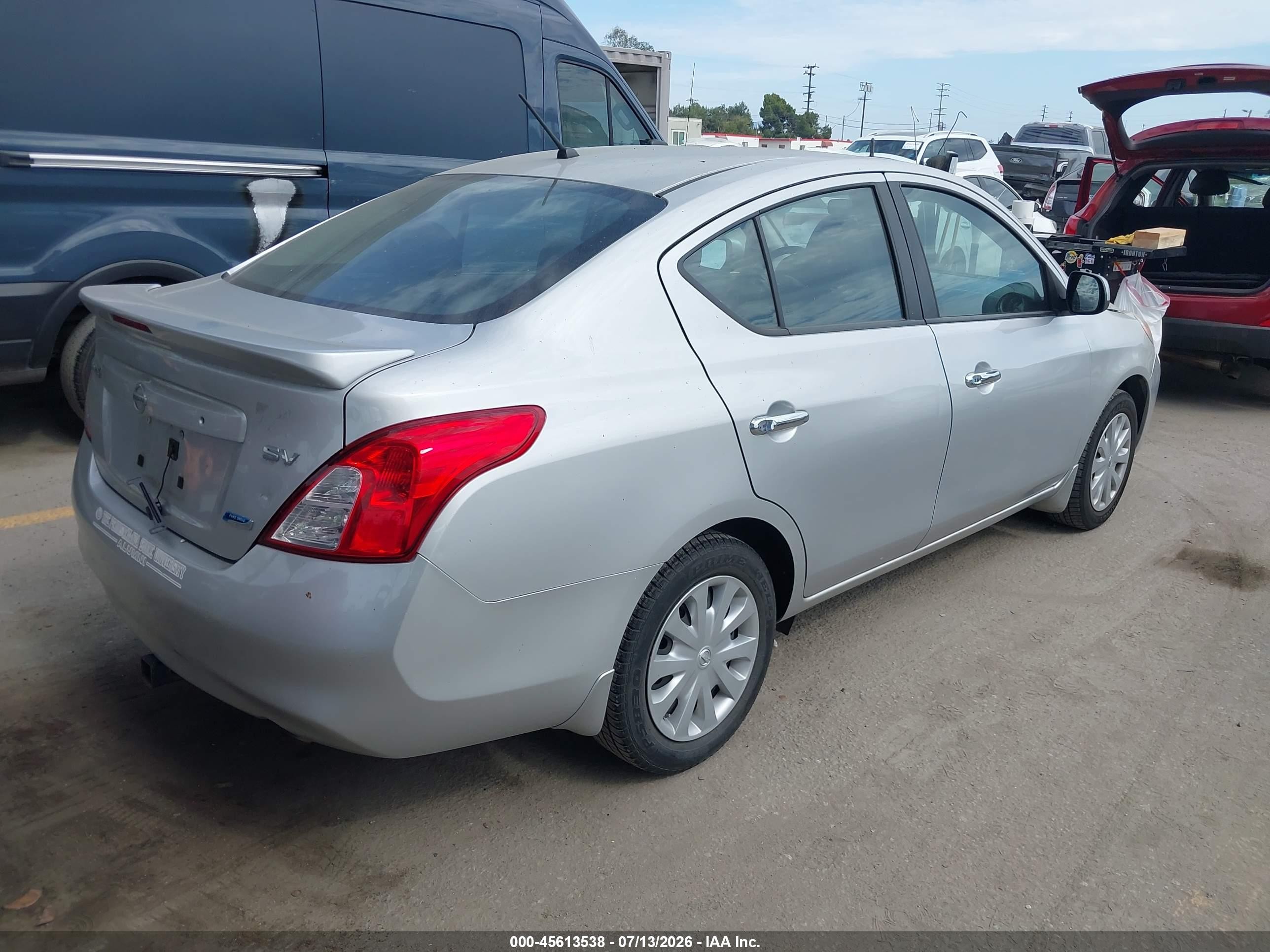 2013 Nissan Versa 1.6 Sv Silver vin: 3N1CN7AP9DL857965