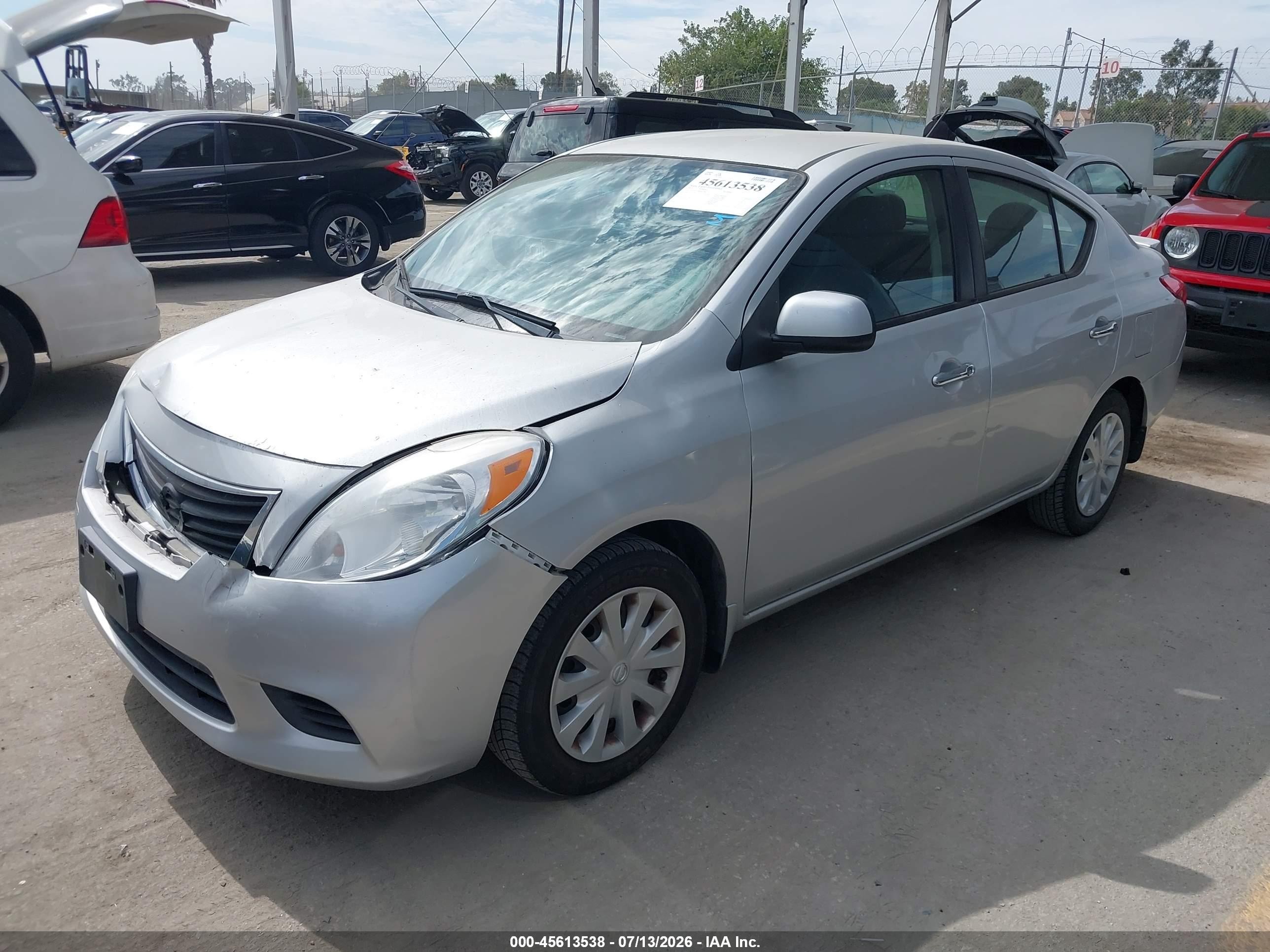 2013 Nissan Versa 1.6 Sv Silver vin: 3N1CN7AP9DL857965