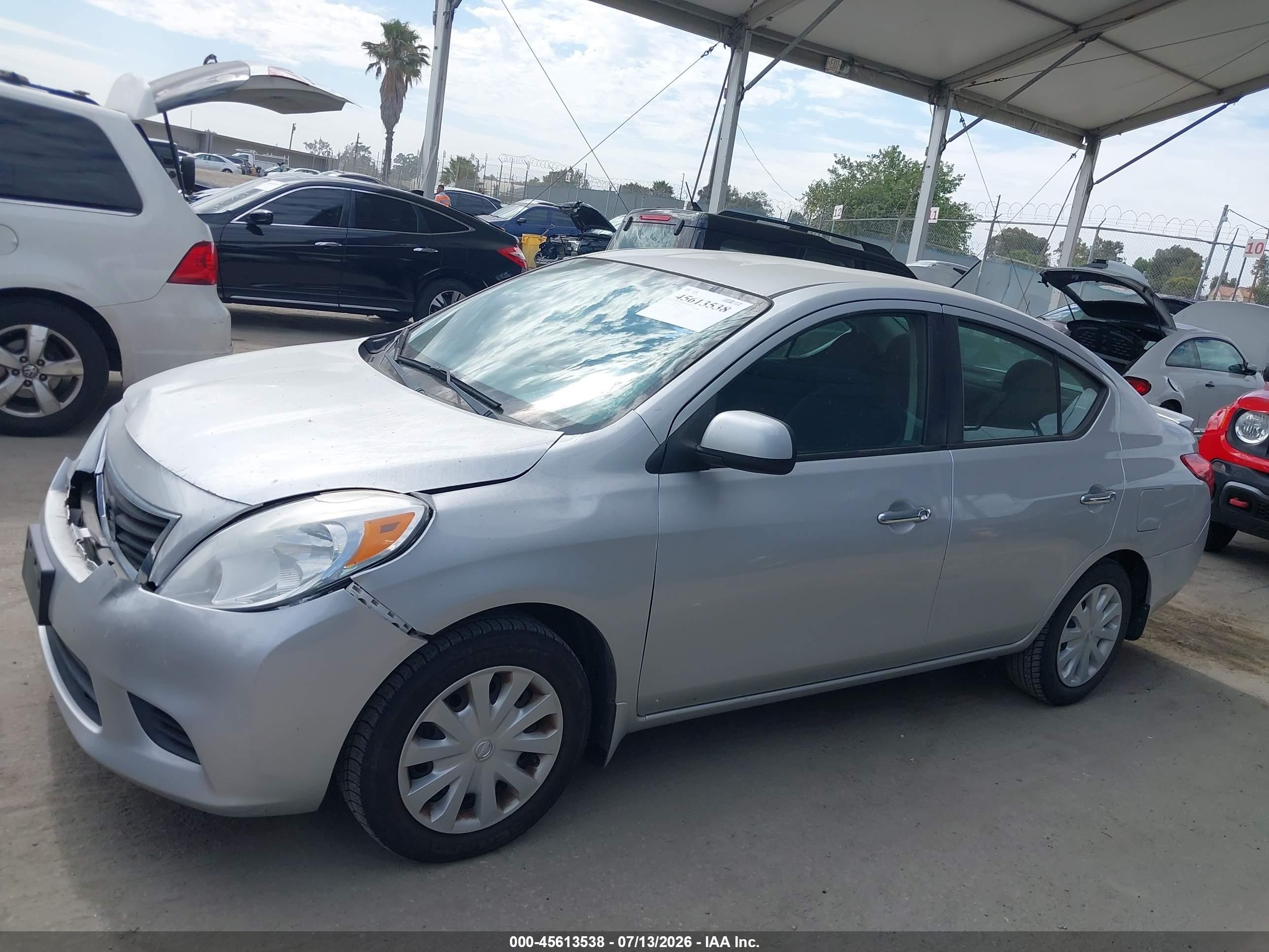 2013 Nissan Versa 1.6 Sv Silver vin: 3N1CN7AP9DL857965