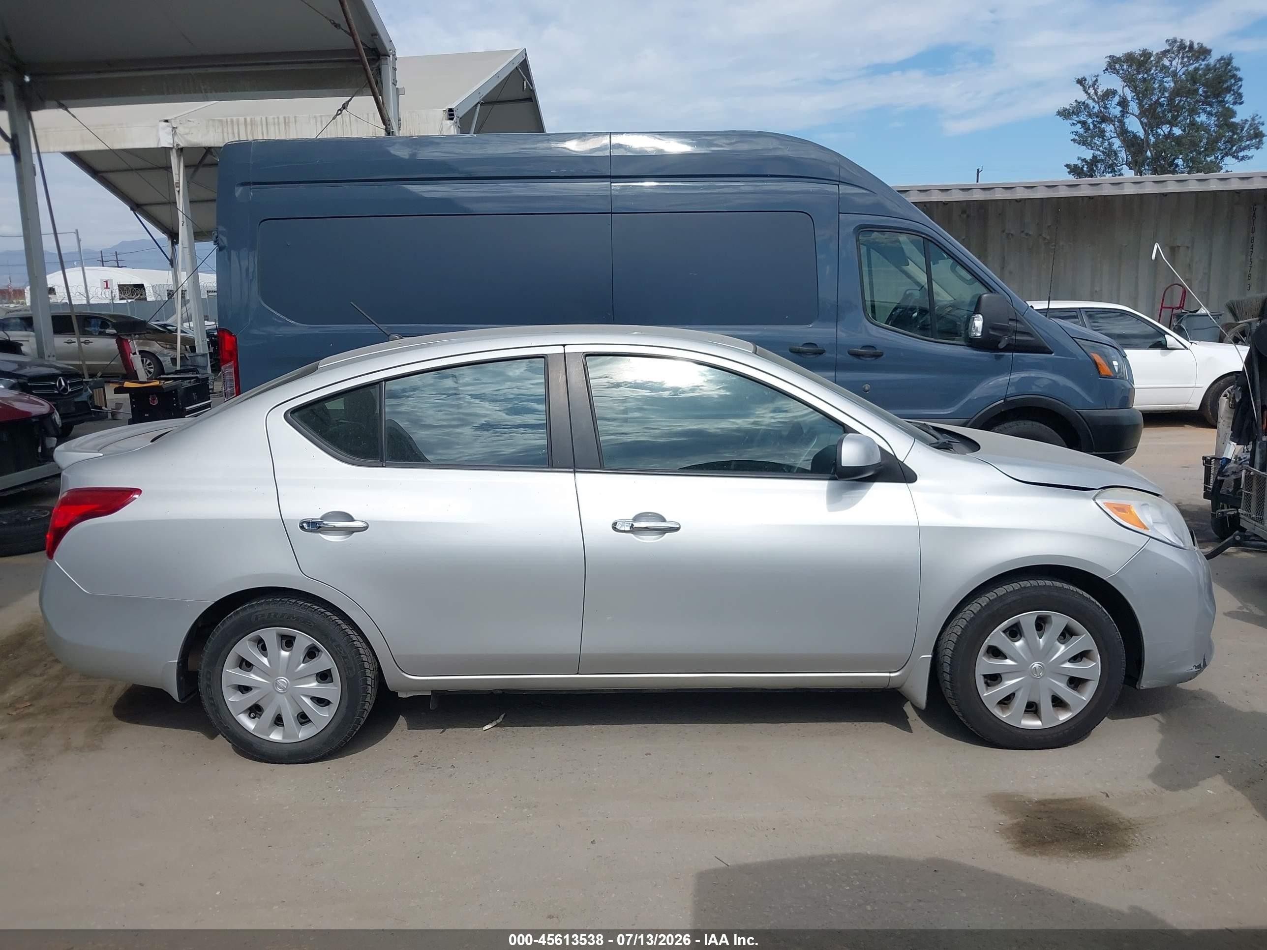 2013 Nissan Versa 1.6 Sv Silver vin: 3N1CN7AP9DL857965