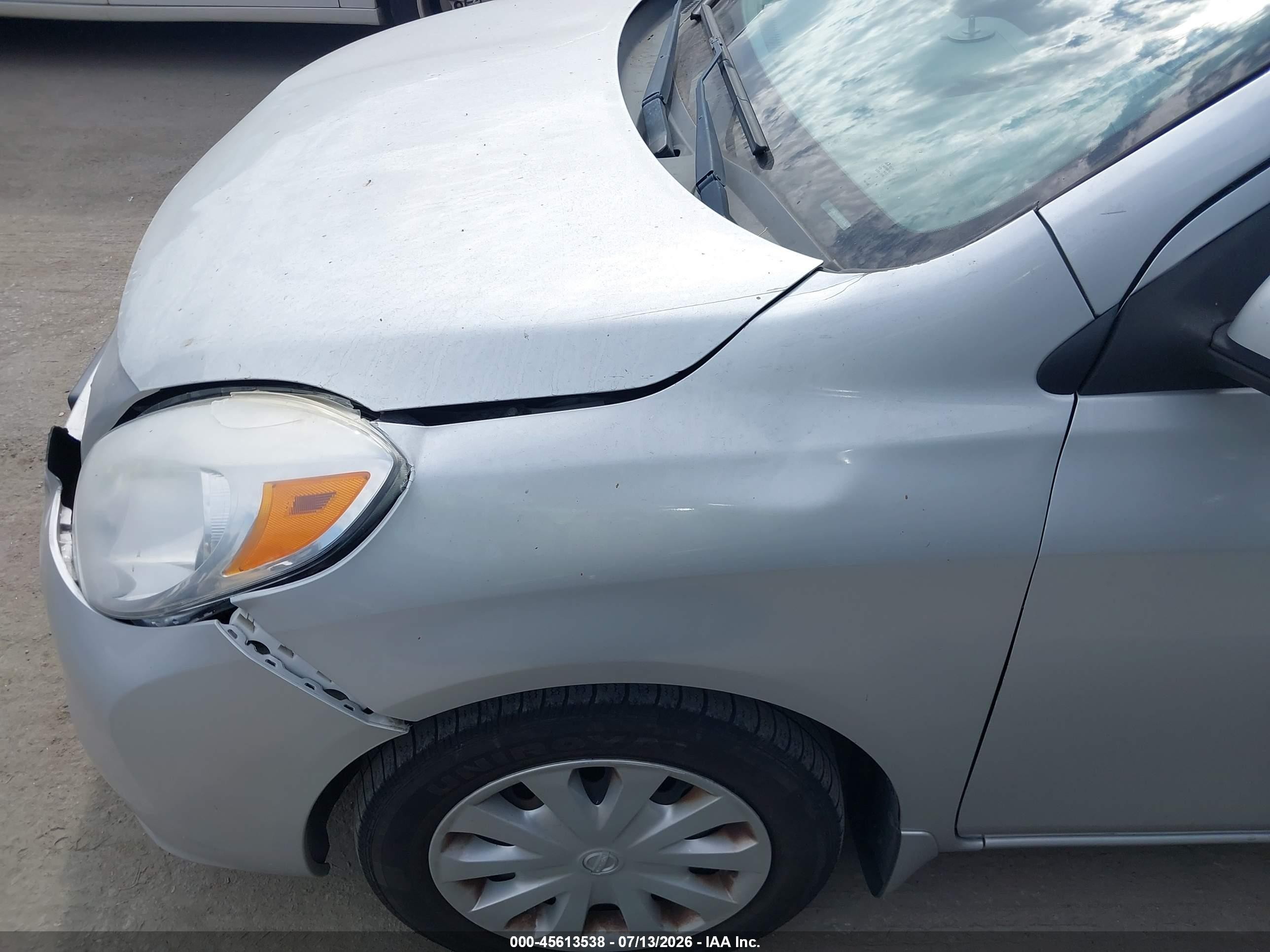 2013 Nissan Versa 1.6 Sv Silver vin: 3N1CN7AP9DL857965