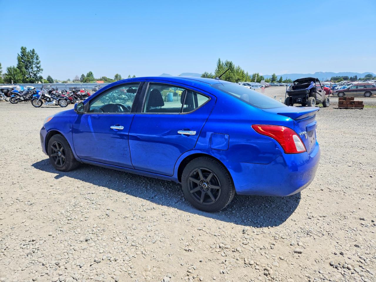 2013 Nissan Versa 1.6 S Blue vin: 3N1CN7AP9DL870831