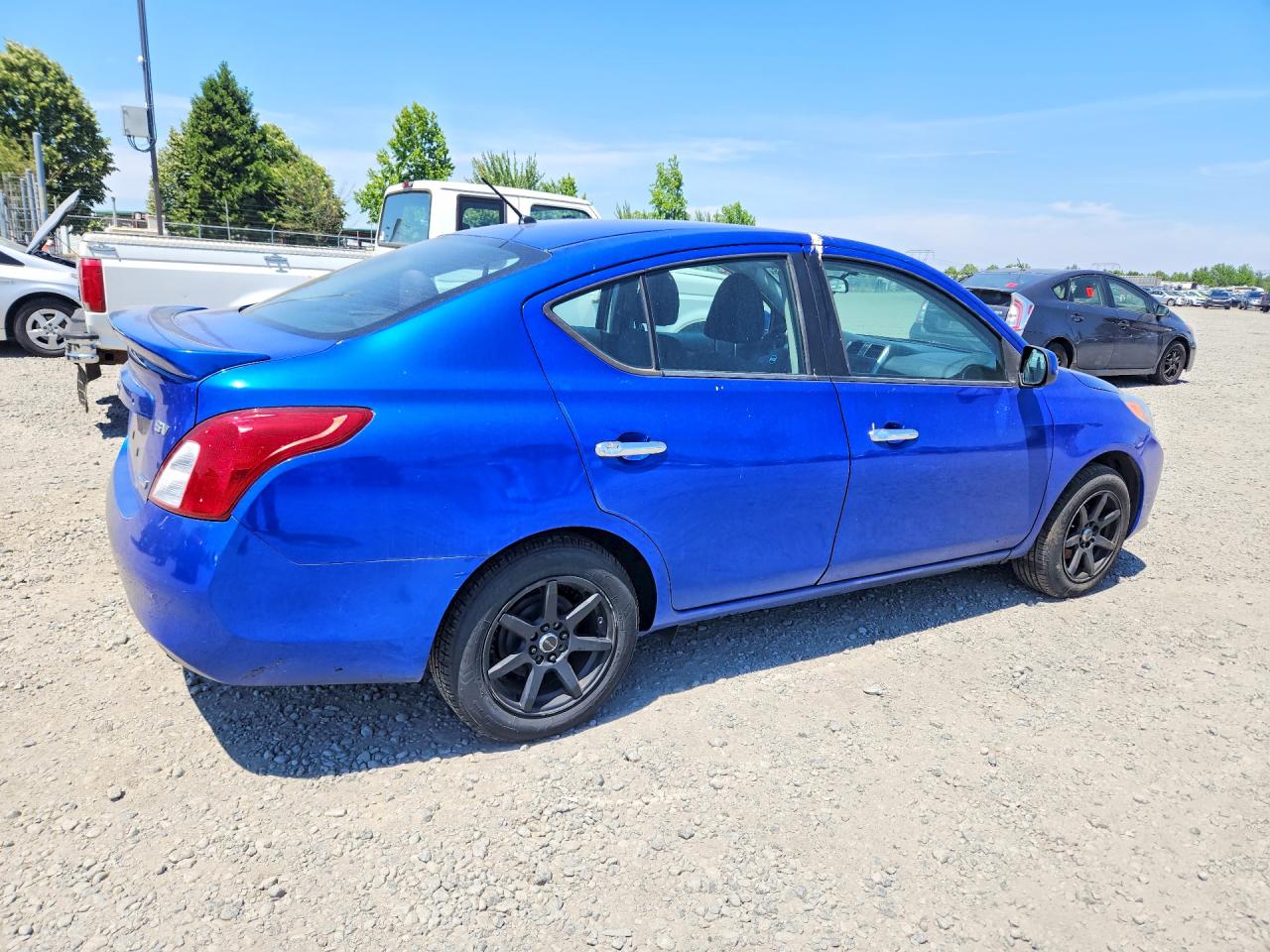 2013 Nissan Versa 1.6 S Blue vin: 3N1CN7AP9DL870831