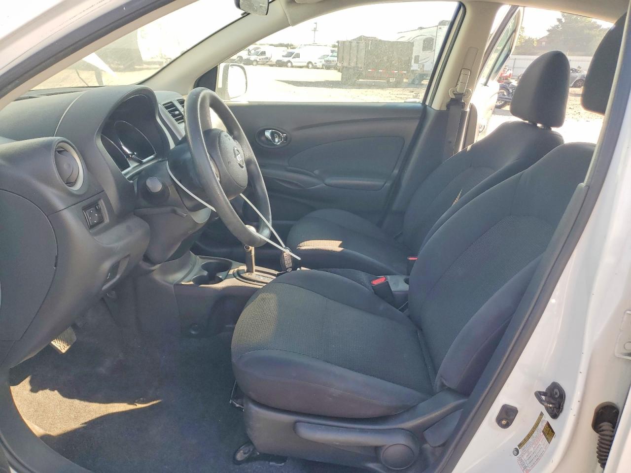 2013 Nissan Versa 1.6 S White vin: 3N1CN7AP9DL875222