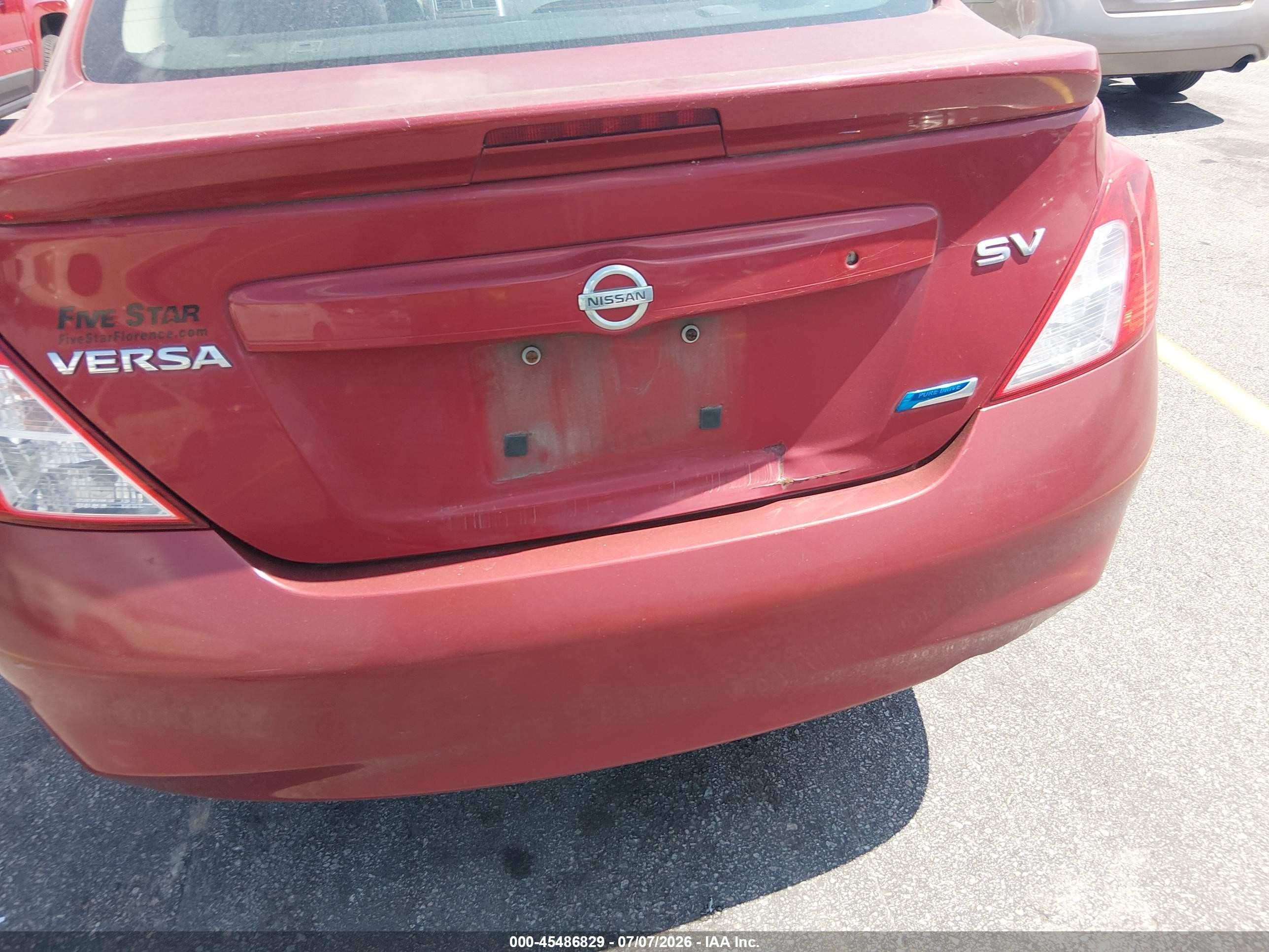 2013 Nissan Versa 1.6 Sv Красный vin: 3N1CN7AP9DL875494