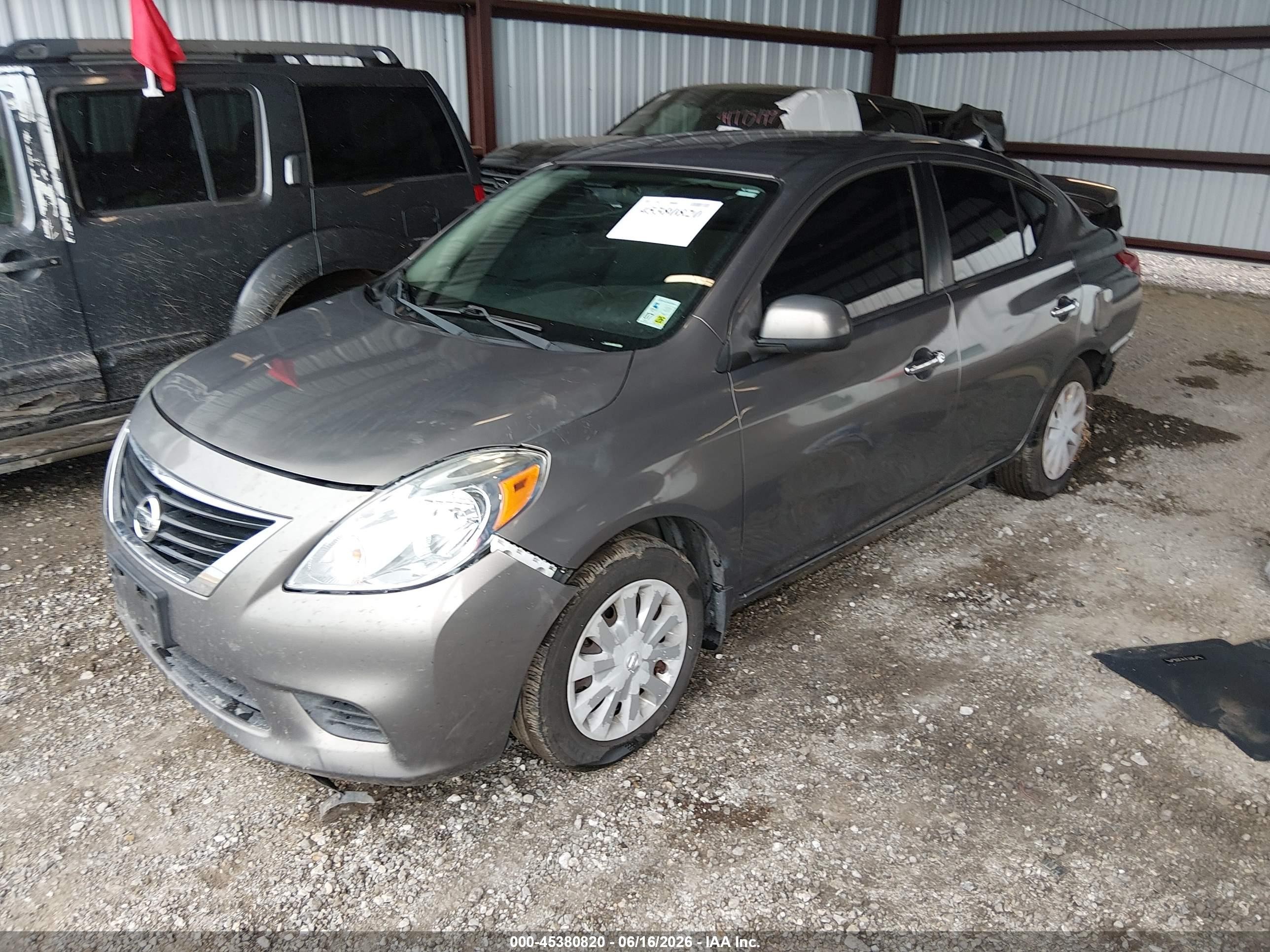 2013 Nissan Versa 1.6 Sv Silver vin: 3N1CN7AP9DL877939