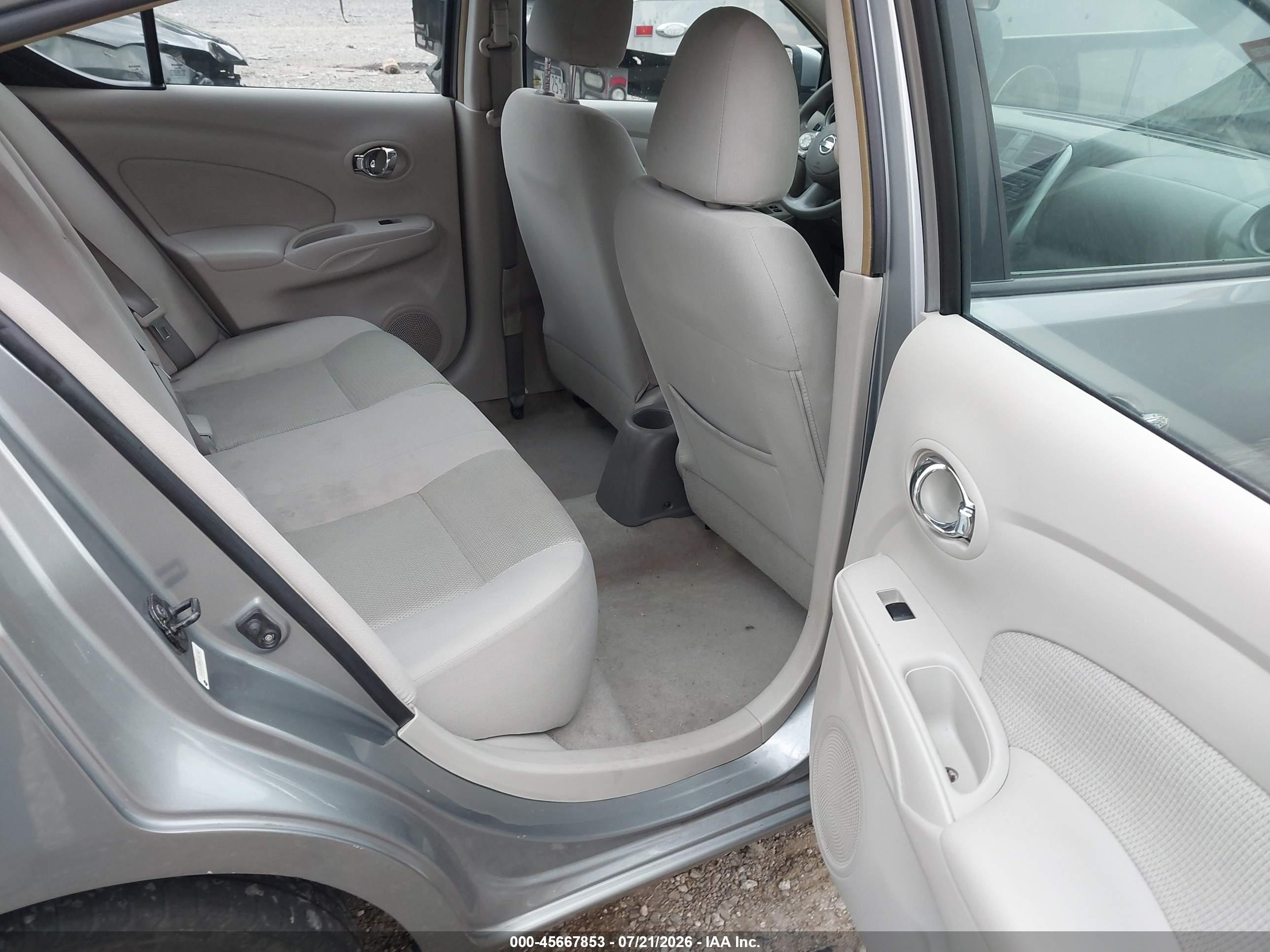 2013 Nissan Versa 1.6 Sl Серебряный vin: 3N1CN7AP9DL893140