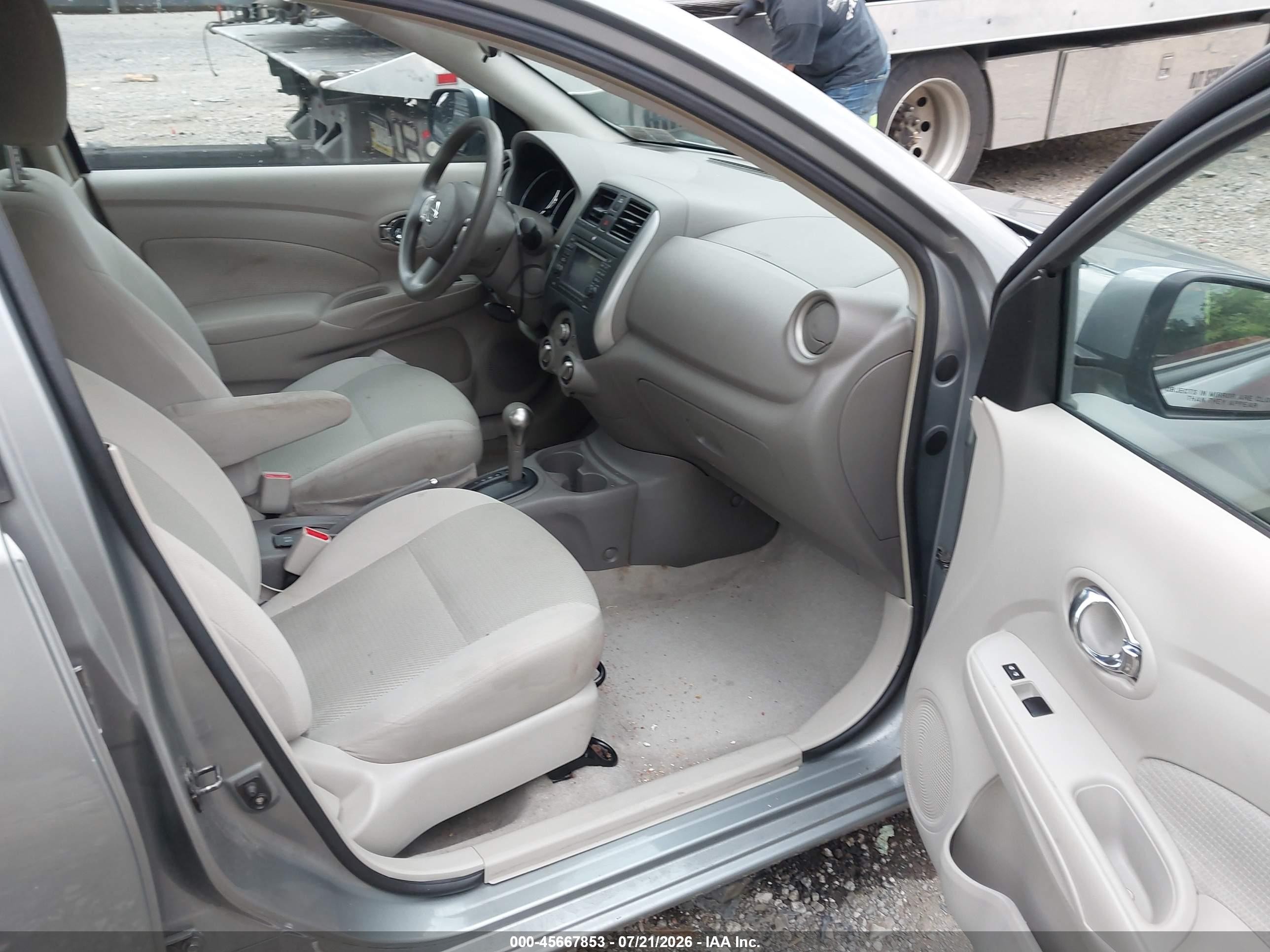 2013 Nissan Versa 1.6 Sl Серебряный vin: 3N1CN7AP9DL893140
