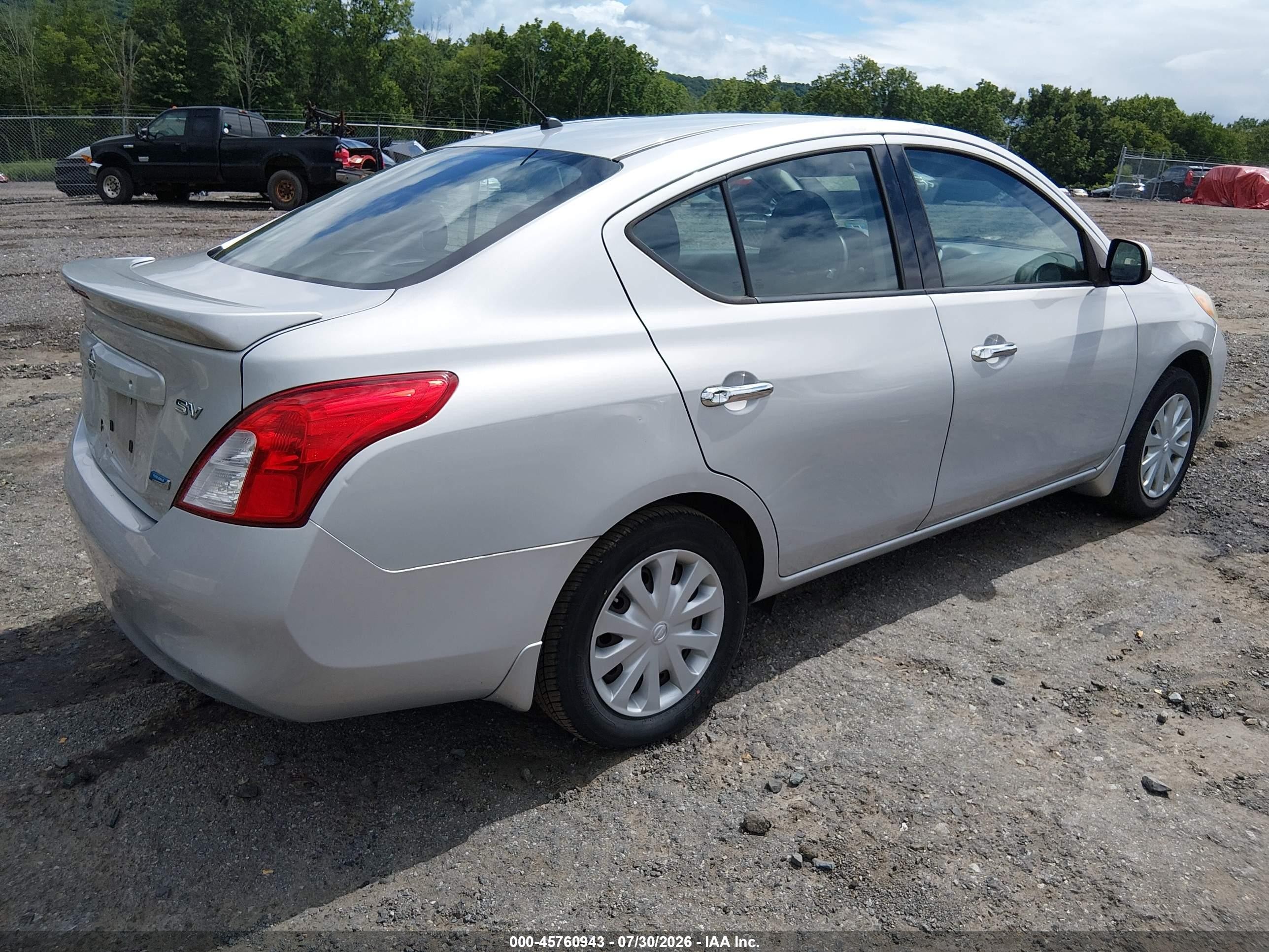2014 Nissan Versa 1.6 S/1.6 S+/1.6 Sl/1.6 Sv/s Silver vin: 3N1CN7AP9EK464085