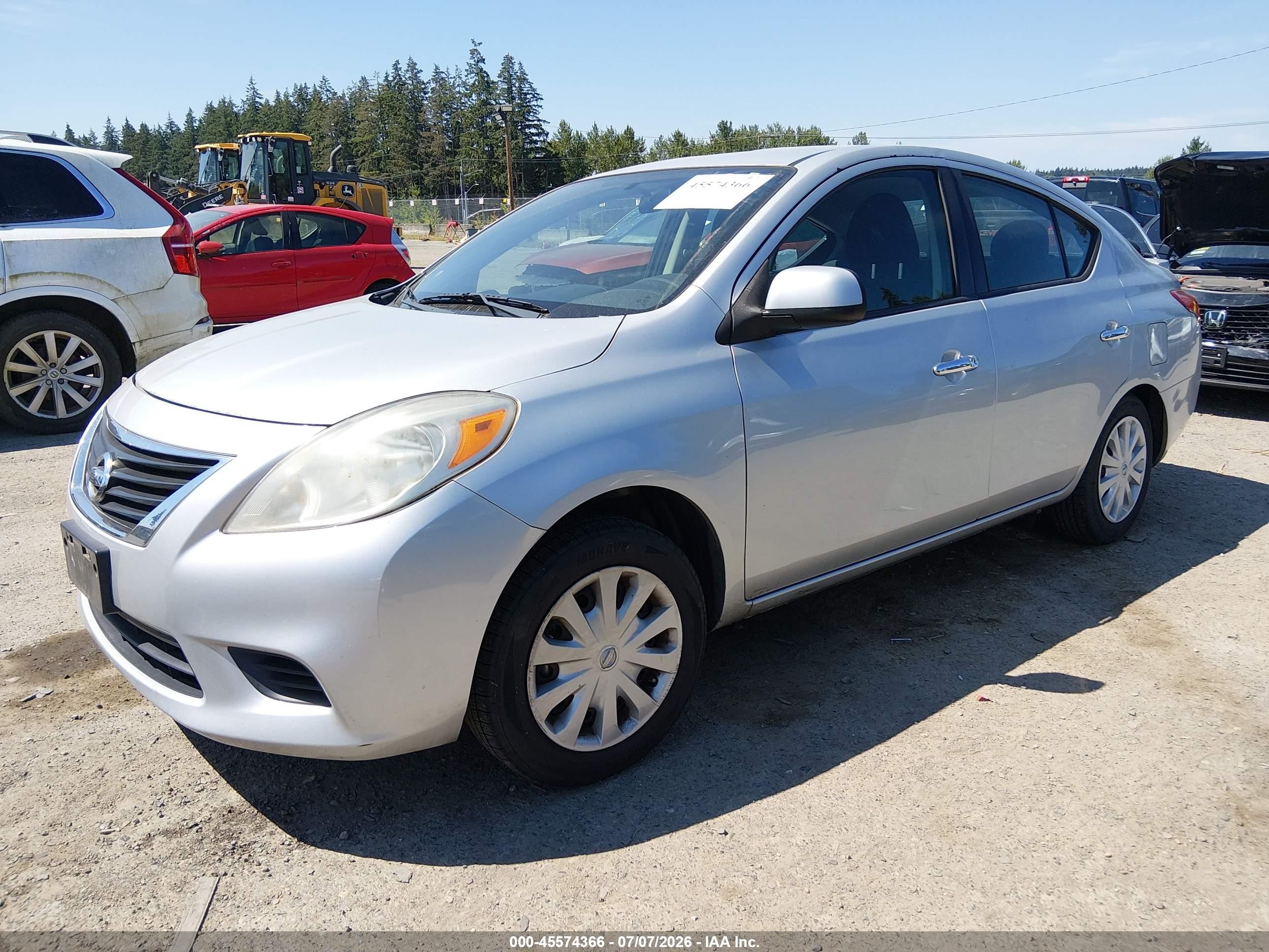 2014 Nissan Versa 1.6 Sv Silver vin: 3N1CN7AP9EL820268