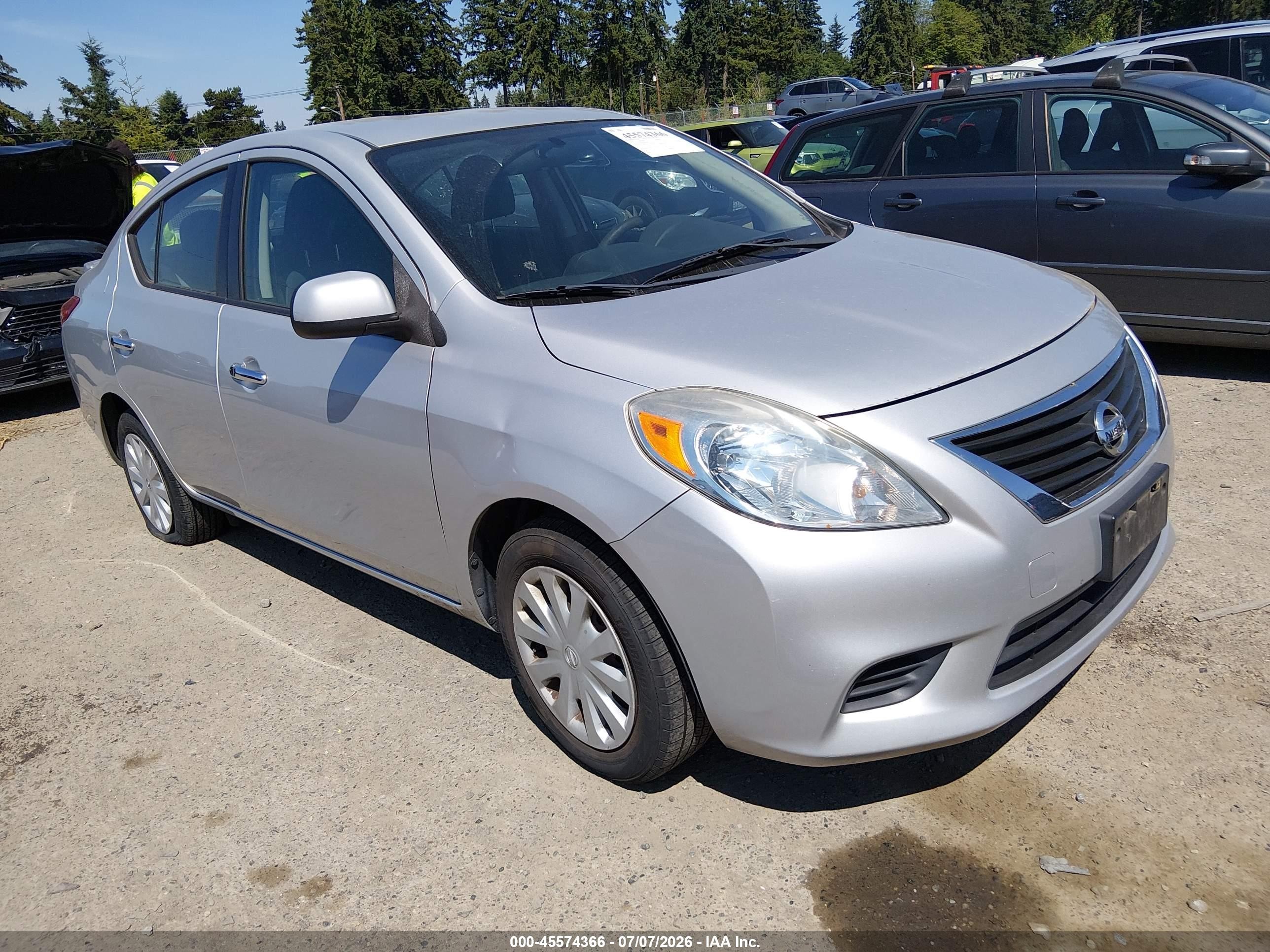 2014 Nissan Versa 1.6 Sv Silver vin: 3N1CN7AP9EL820268