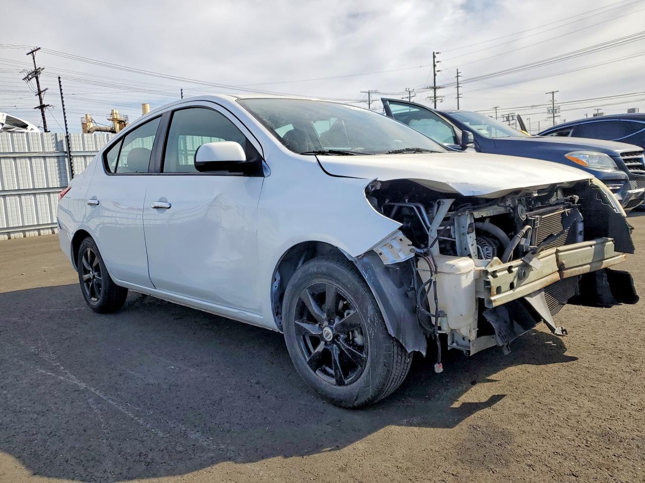 2014 Nissan Versa 1.6 S White vin: 3N1CN7AP9EL827401