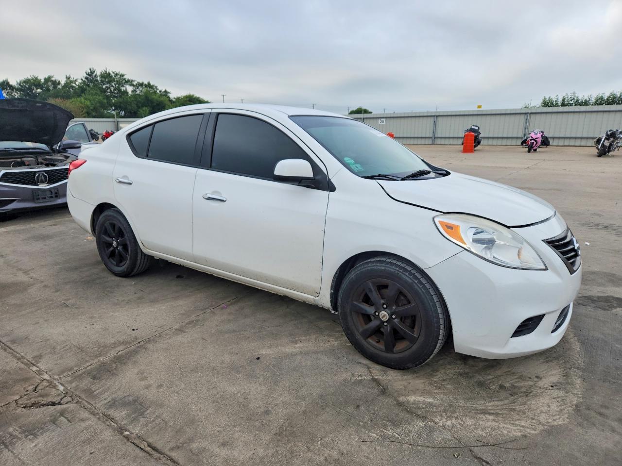2014 Nissan Versa 1.6 Sv White vin: 3N1CN7AP9EL833747