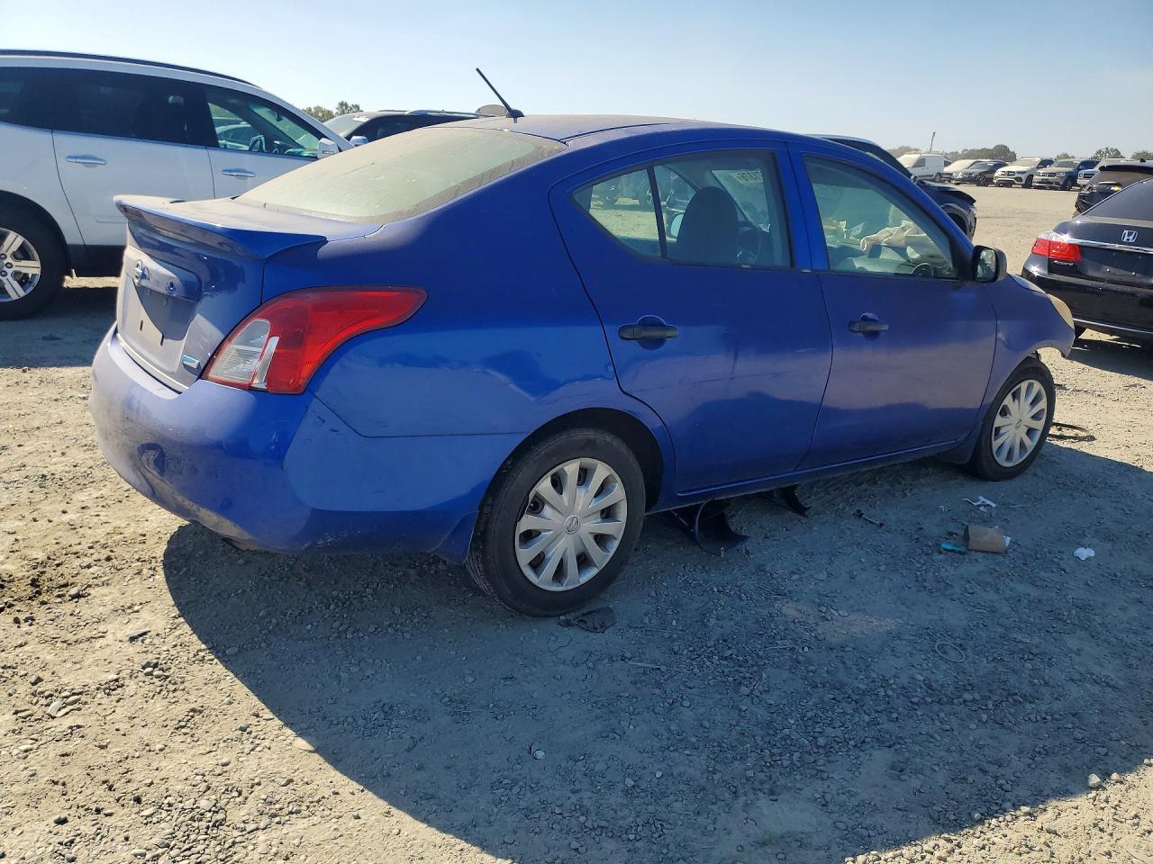 2014 Nissan Versa 1.6 S Plus Blue vin: 3N1CN7AP9EL846160