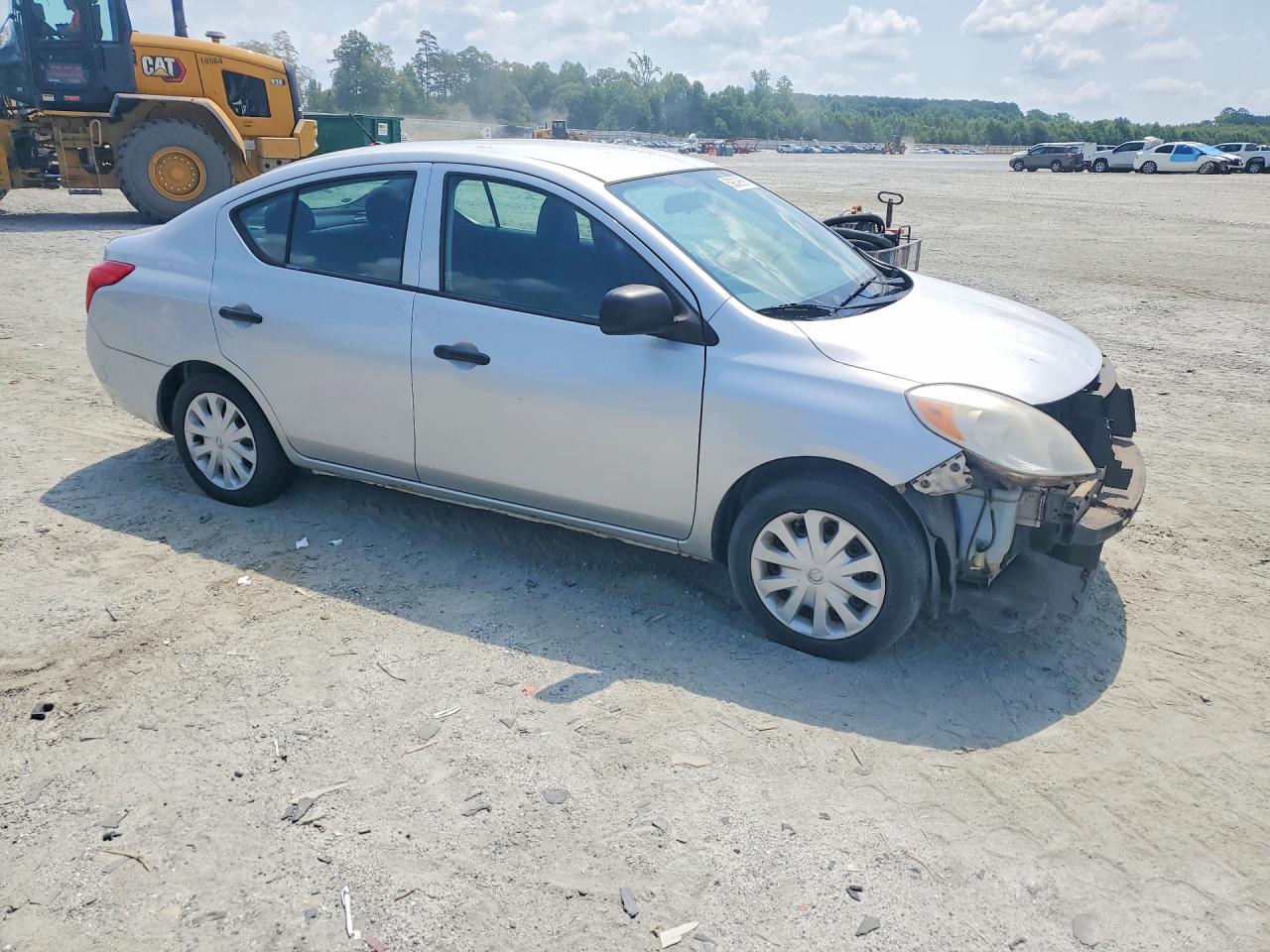 2014 Nissan Versa 1.6 S Silver vin: 3N1CN7AP9EL849768