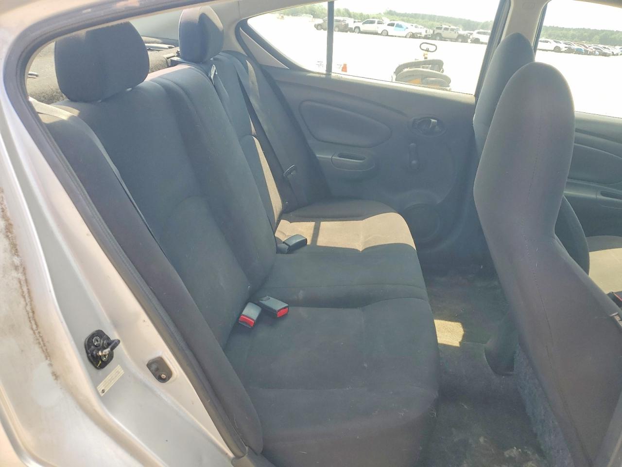 2014 Nissan Versa 1.6 S Silver vin: 3N1CN7AP9EL849768