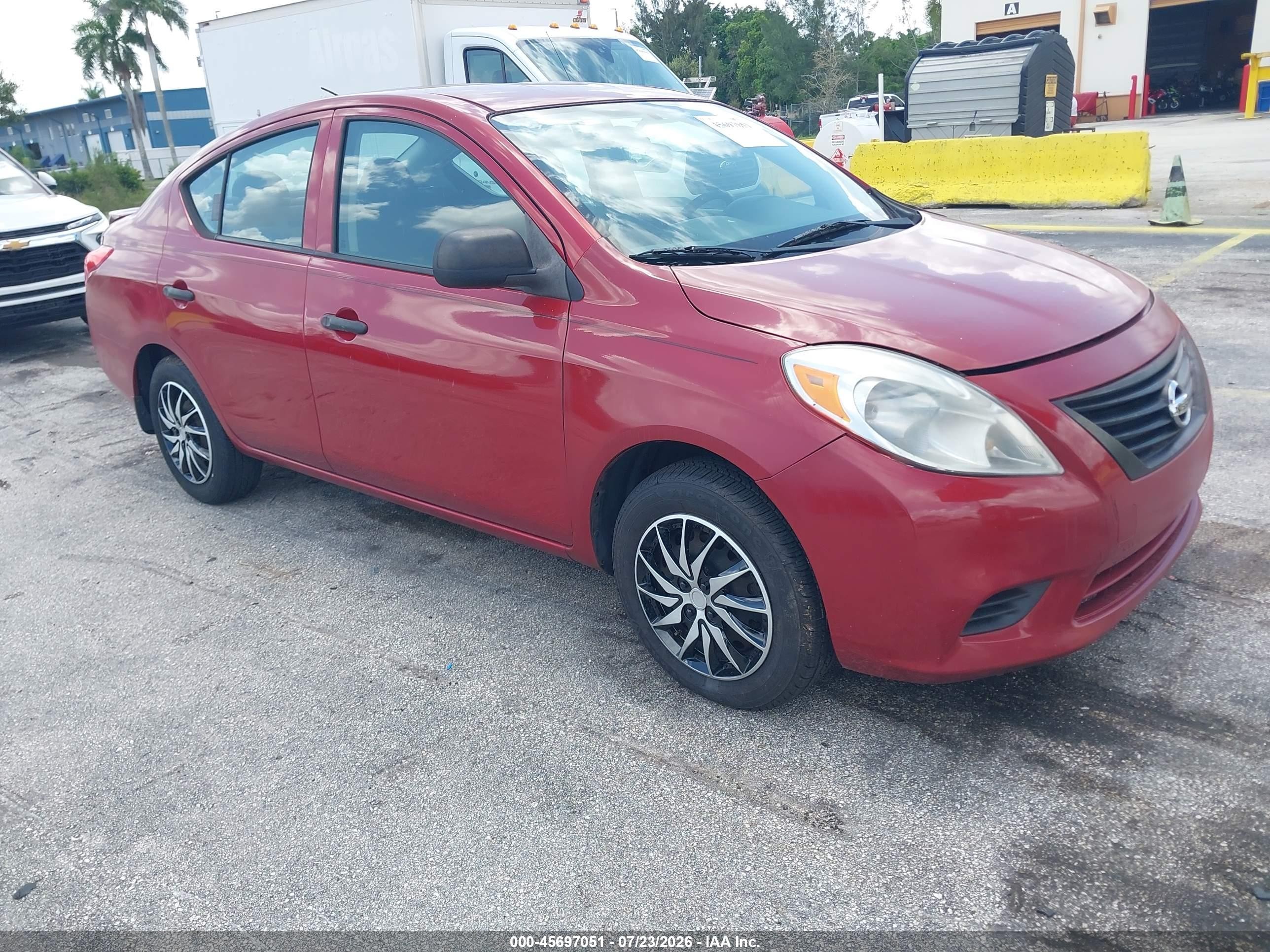 2014 Nissan Versa 1.6 S+ Red vin: 3N1CN7AP9EL860365