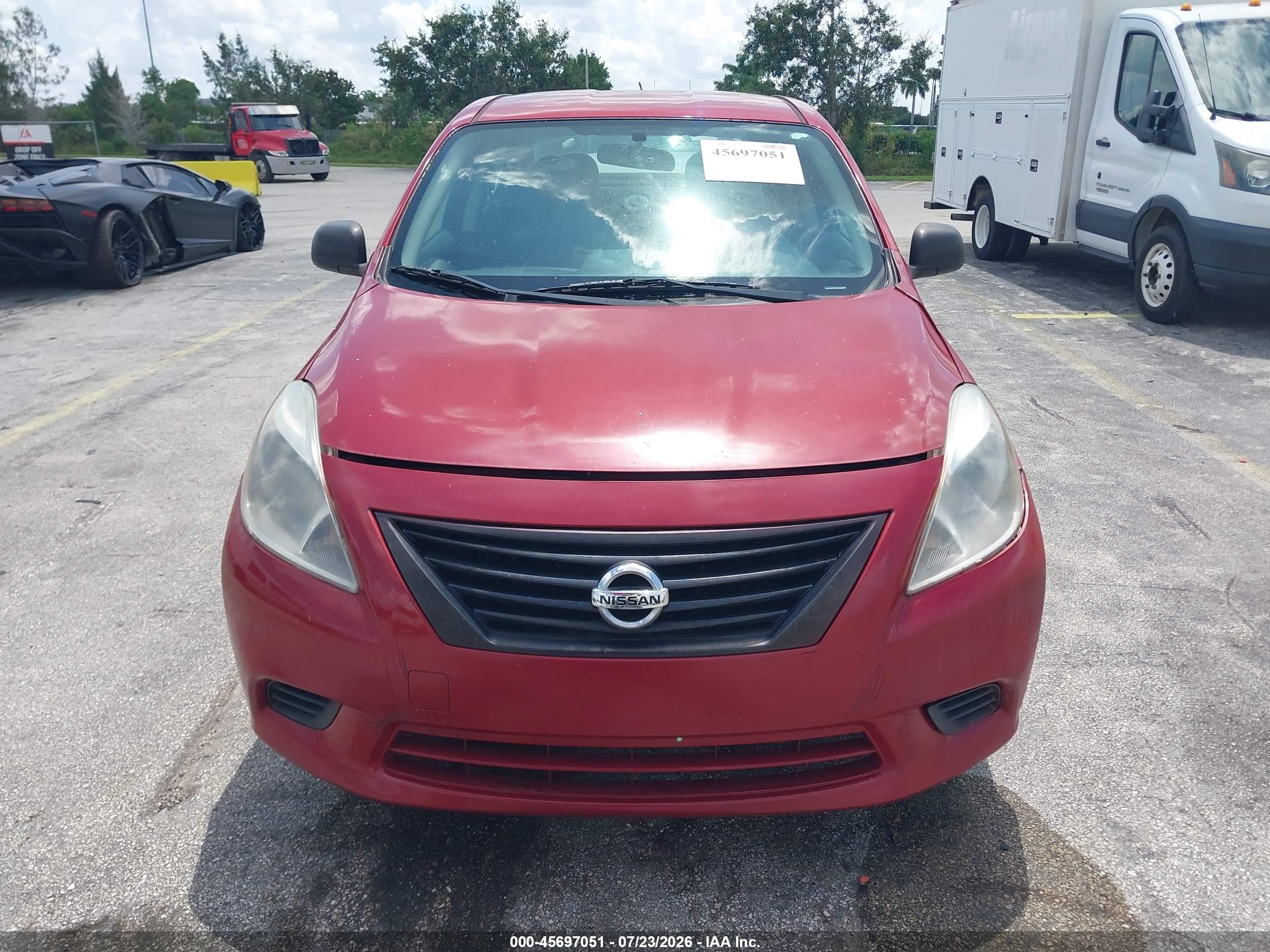 2014 Nissan Versa 1.6 S+ Red vin: 3N1CN7AP9EL860365