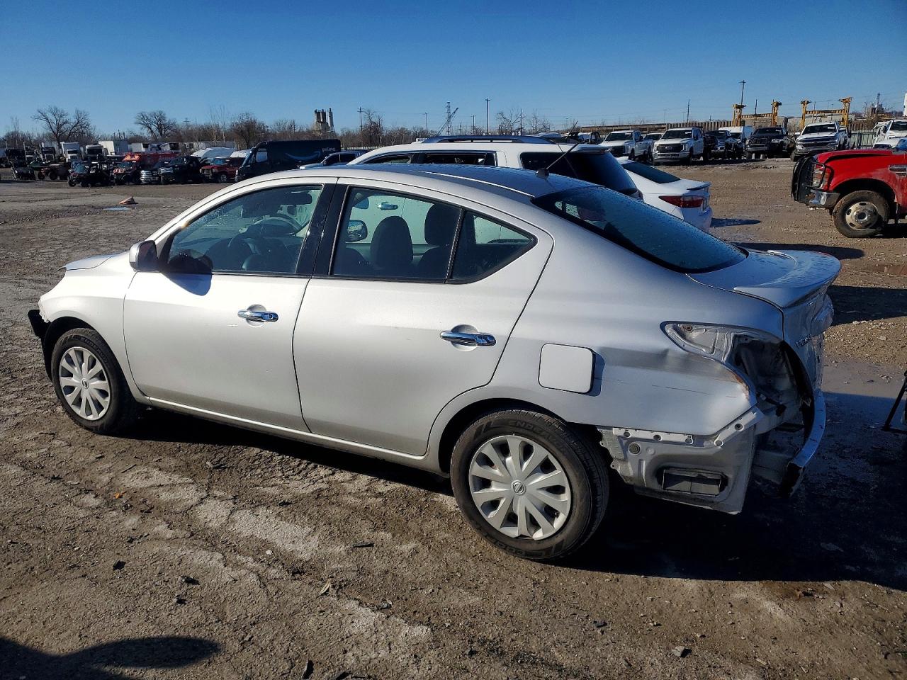 2014 Nissan Versa S Серебряный vin: 3N1CN7AP9EL876923