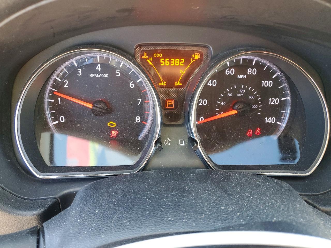 2014 Nissan Versa S Серебряный vin: 3N1CN7AP9EL876923