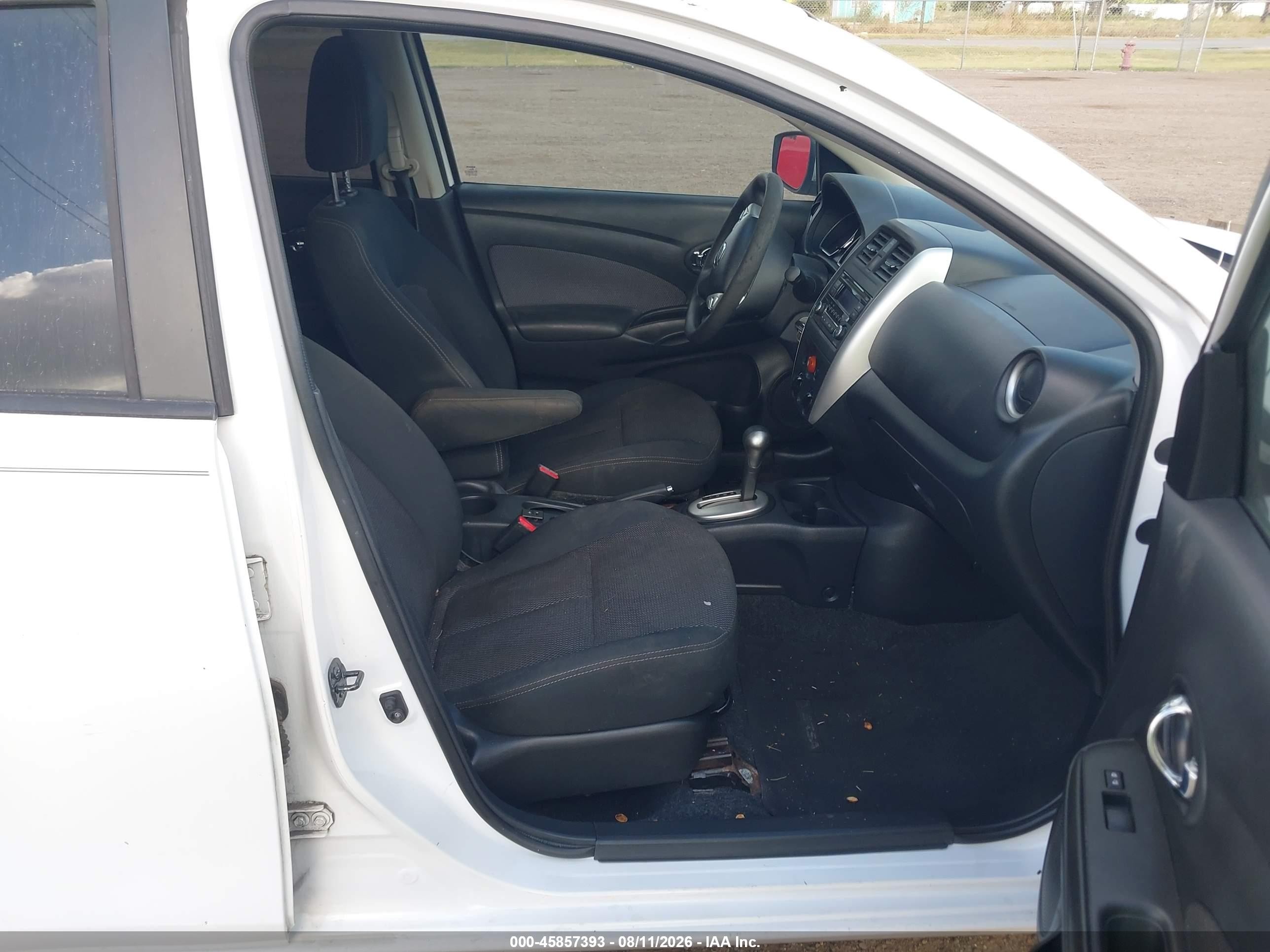 2015 Nissan Versa 1.6 Sv White vin: 3N1CN7AP9FL841770