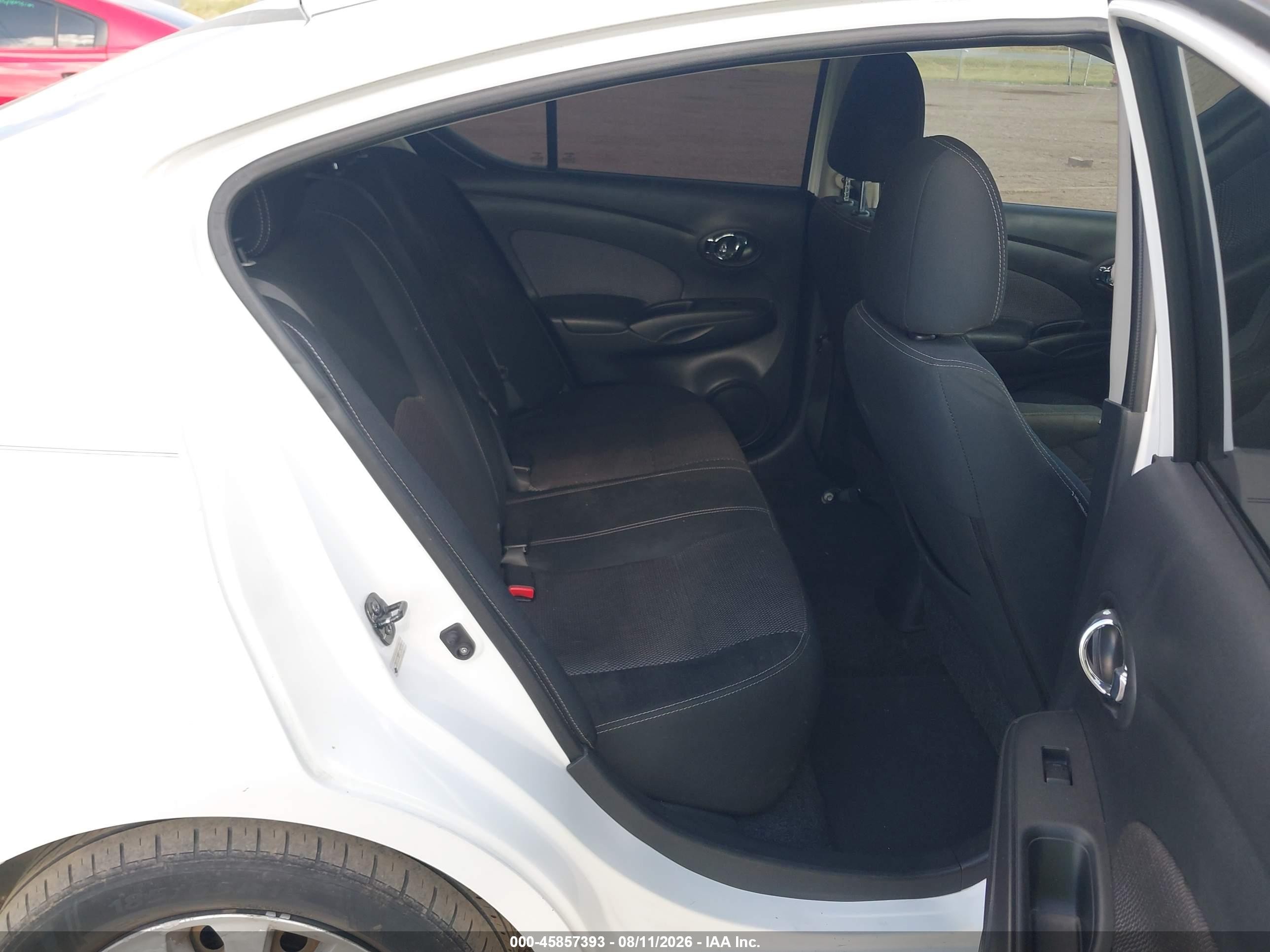 2015 Nissan Versa 1.6 Sv White vin: 3N1CN7AP9FL841770