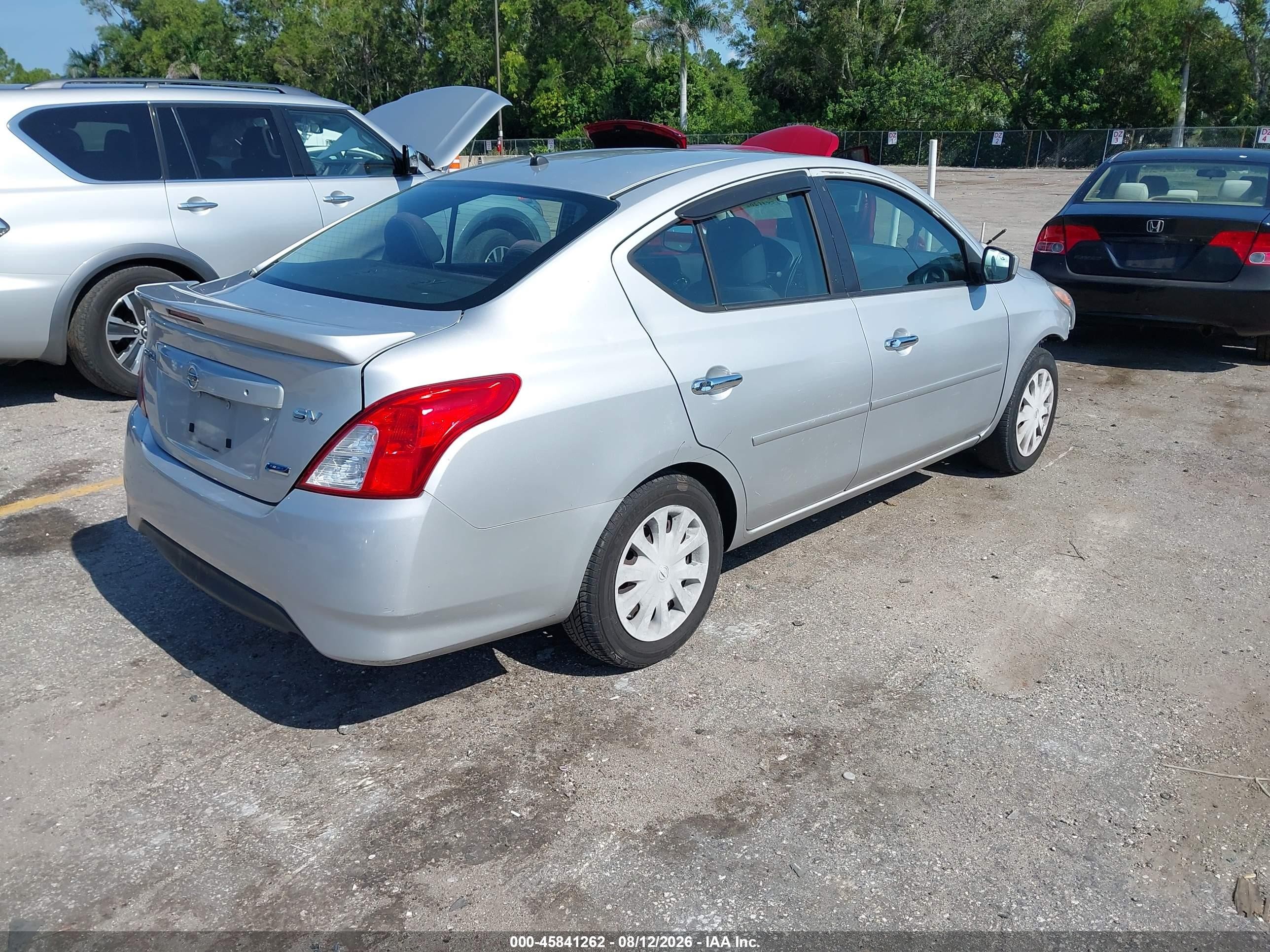 2015 Nissan Versa 1.6 Sv Silver vin: 3N1CN7AP9FL872761