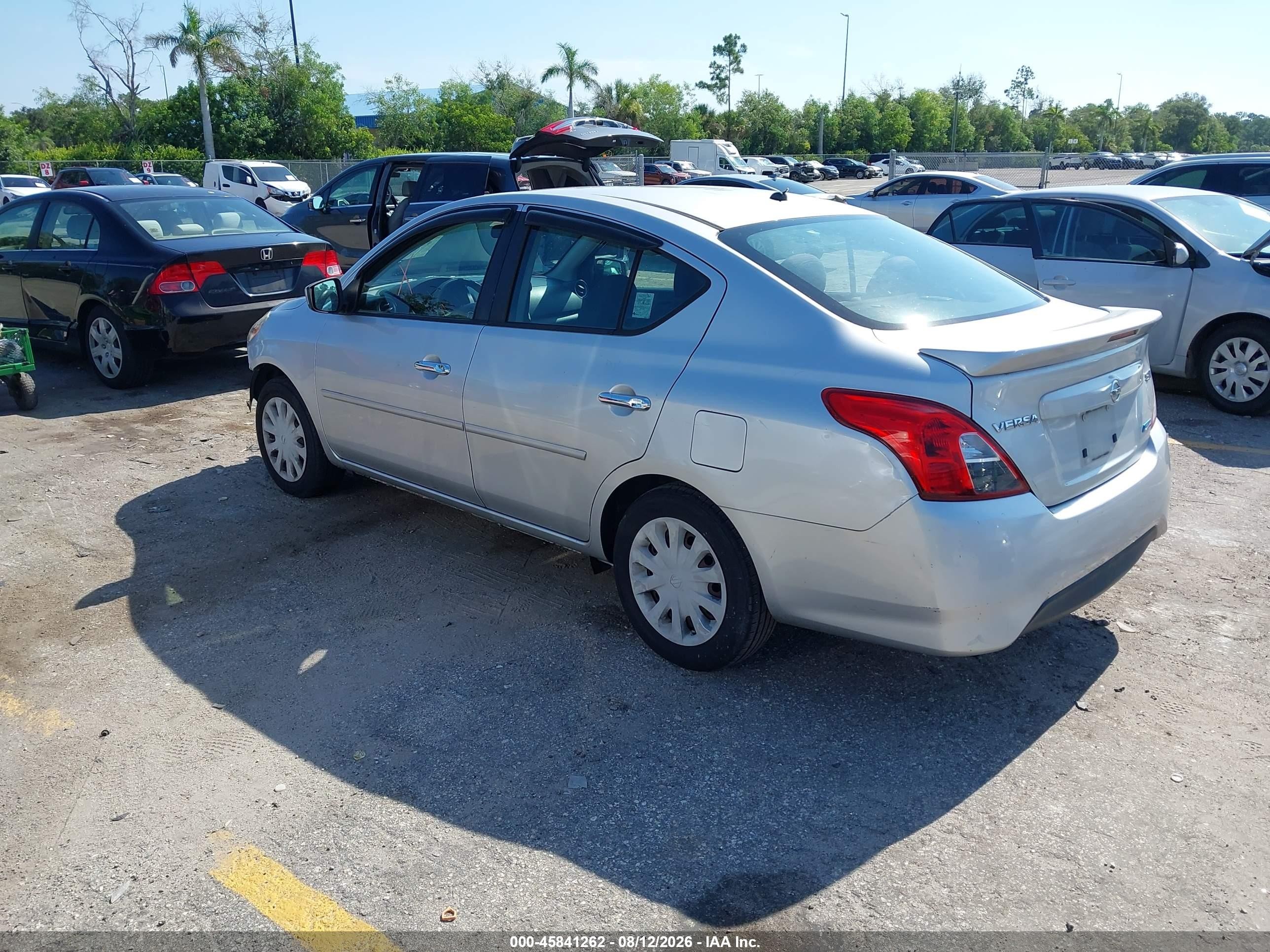 2015 Nissan Versa 1.6 Sv Silver vin: 3N1CN7AP9FL872761