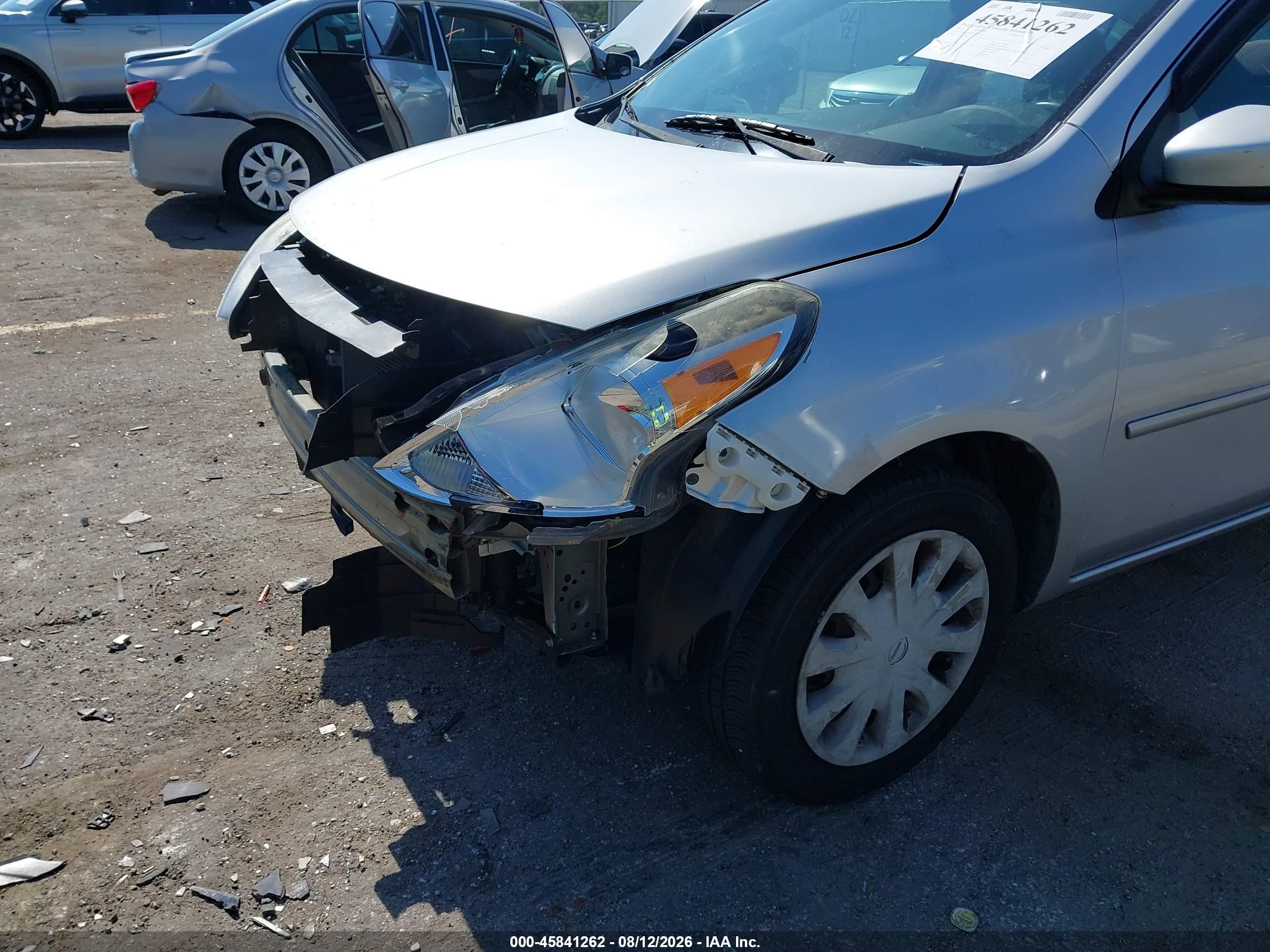 2015 Nissan Versa 1.6 Sv Silver vin: 3N1CN7AP9FL872761