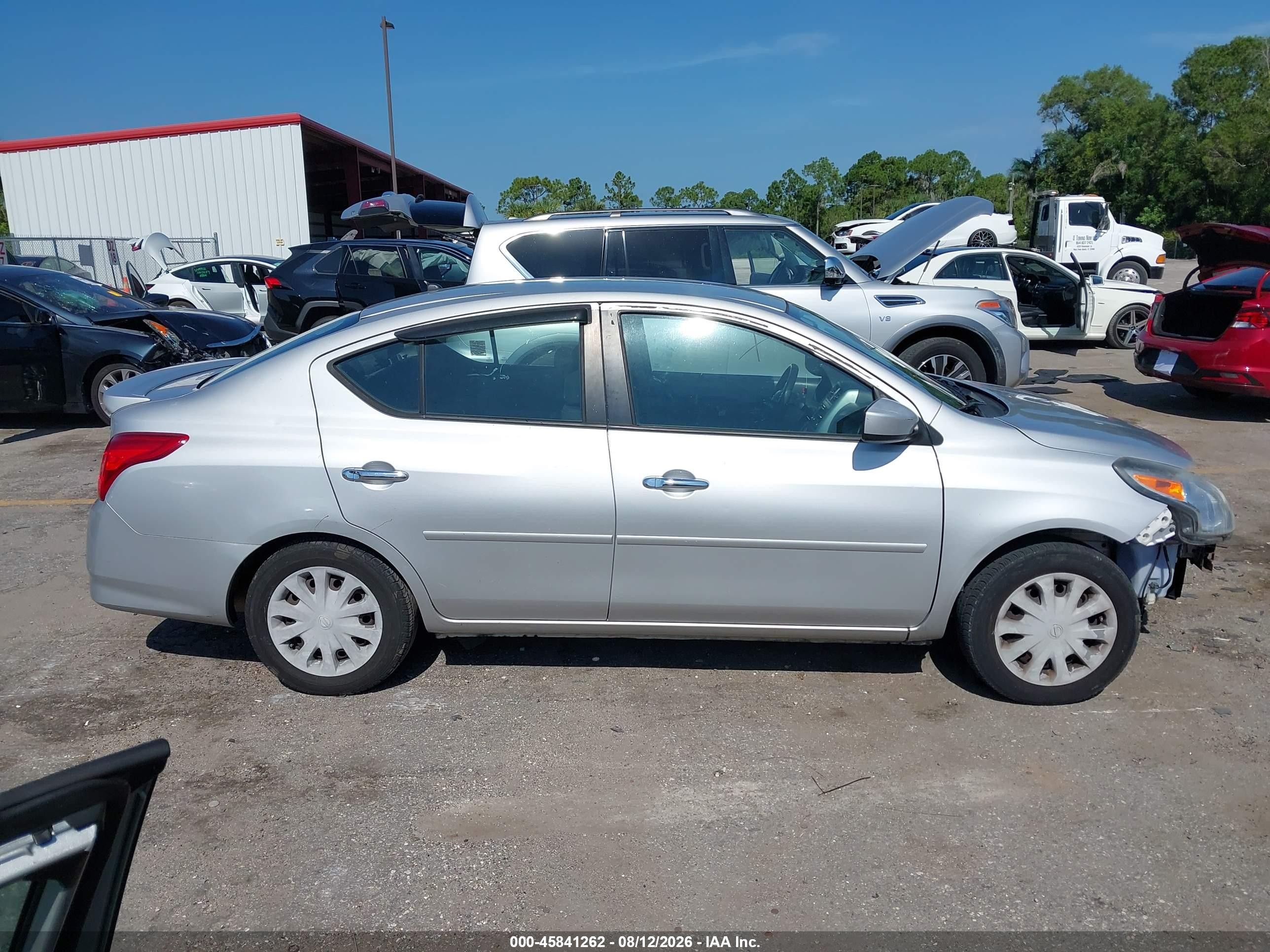 2015 Nissan Versa 1.6 Sv Silver vin: 3N1CN7AP9FL872761