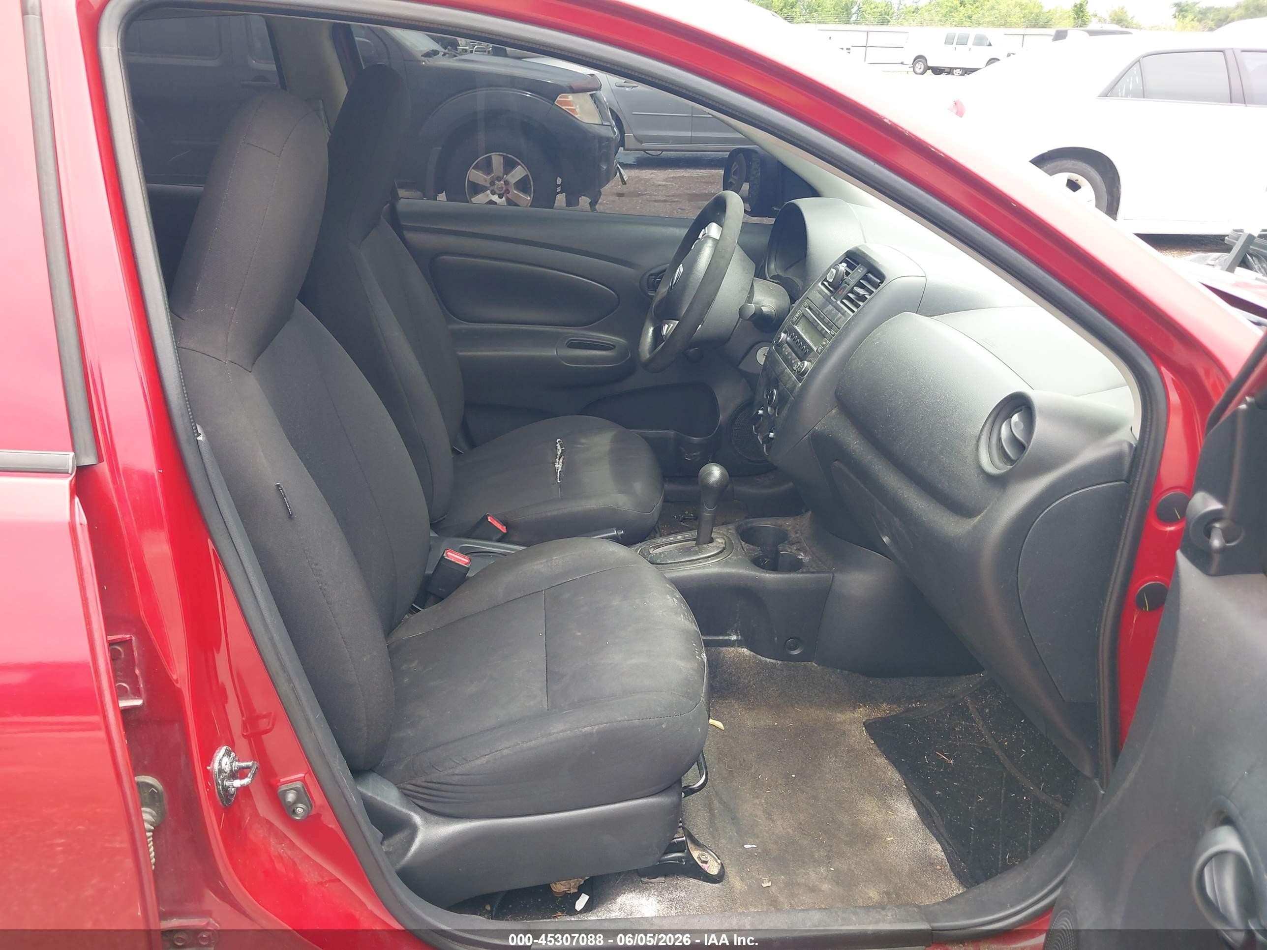 2015 Nissan Versa 1.6 S+ Красный vin: 3N1CN7AP9FL879869
