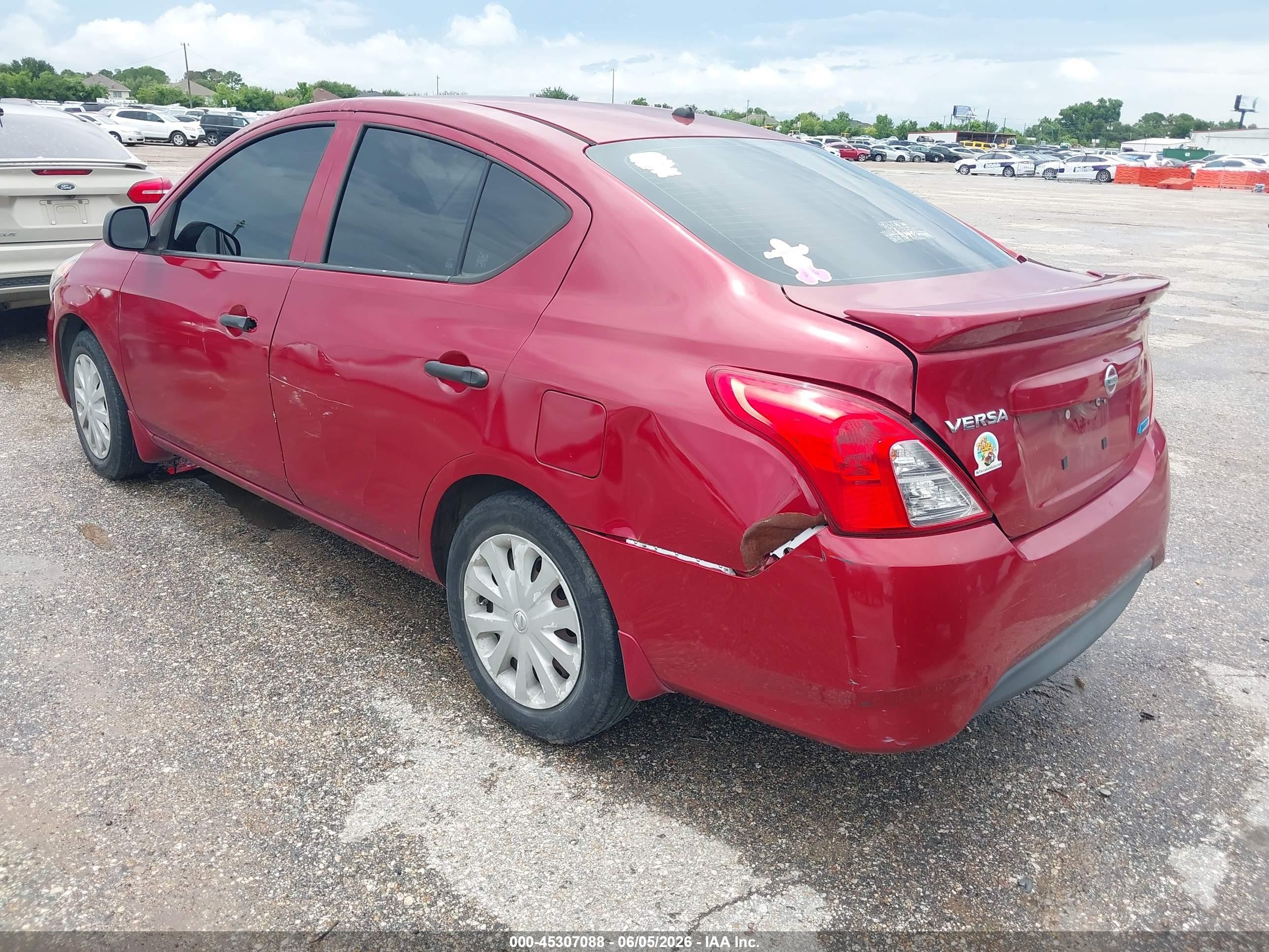 2015 Nissan Versa 1.6 S+ Красный vin: 3N1CN7AP9FL879869