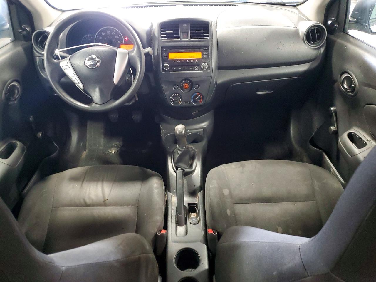 2015 Nissan Versa 1.6 S Серебряный vin: 3N1CN7AP9FL913213