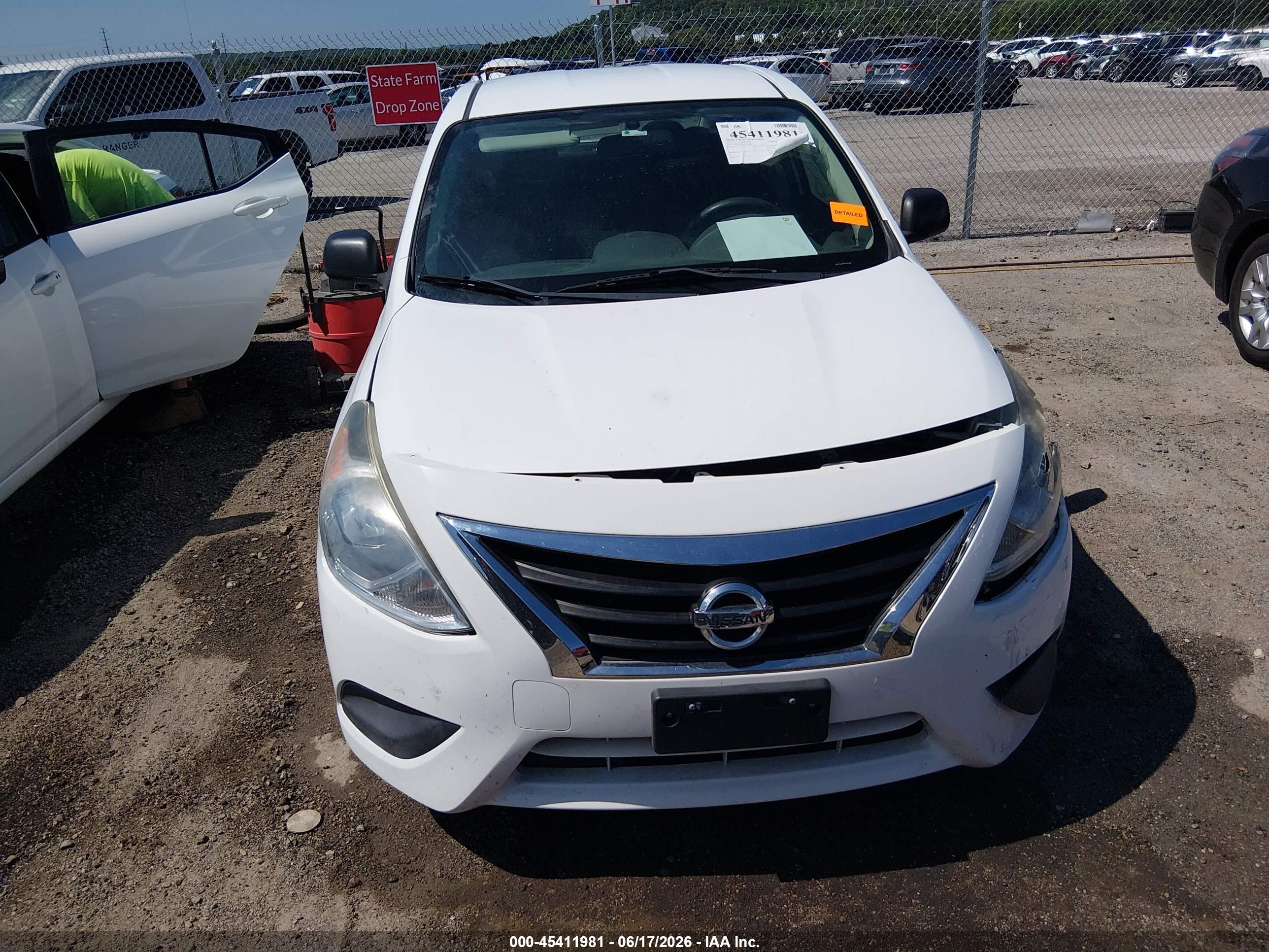 2015 Nissan Versa 1.6 S+ White vin: 3N1CN7AP9FL923868