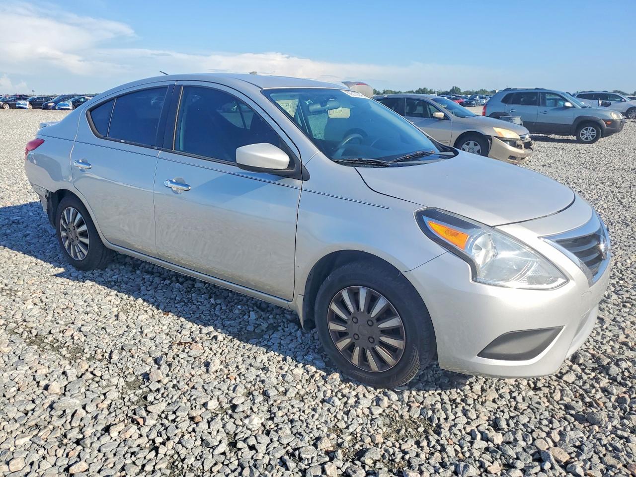 2015 Nissan Versa 1.6 Sv Серебряный vin: 3N1CN7AP9FL927922