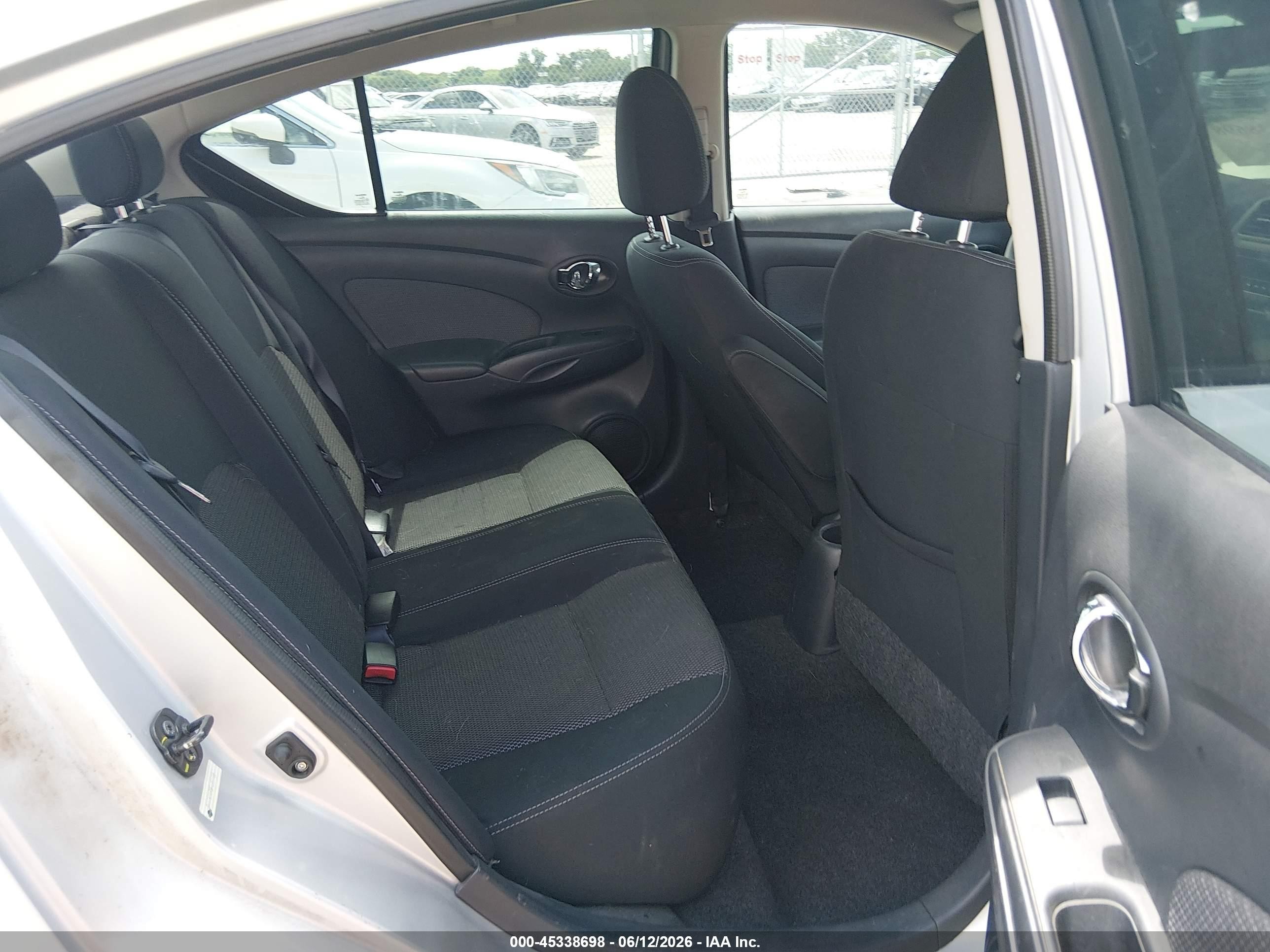 2015 Nissan Versa 1.6 Sv Silver vin: 3N1CN7AP9FL951766